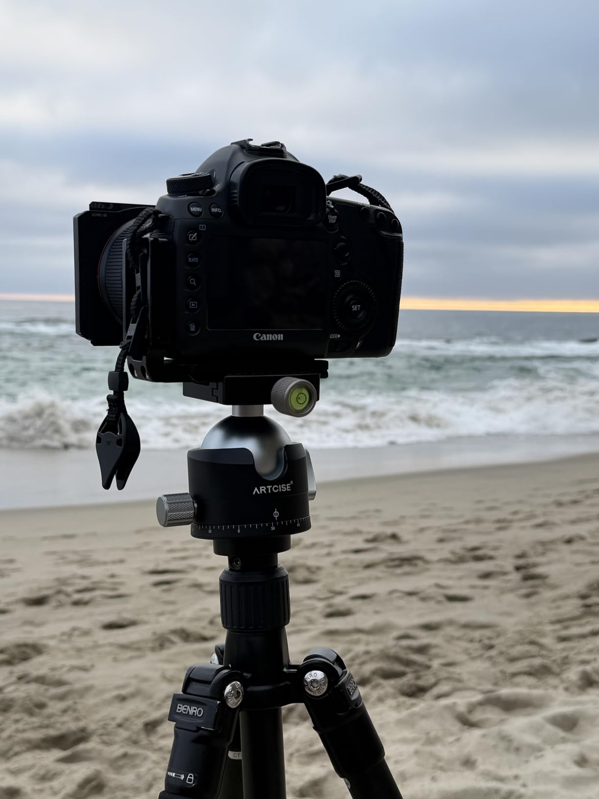 Low Profile Tripod Ball Head 56mm Ball CNC Aluminum Alloy Arca-Swiss Panorama Heavy Duty Tripod Head for DSLR Video Camera Monopods, Max Loading 88lbs/40kg customer photo 1