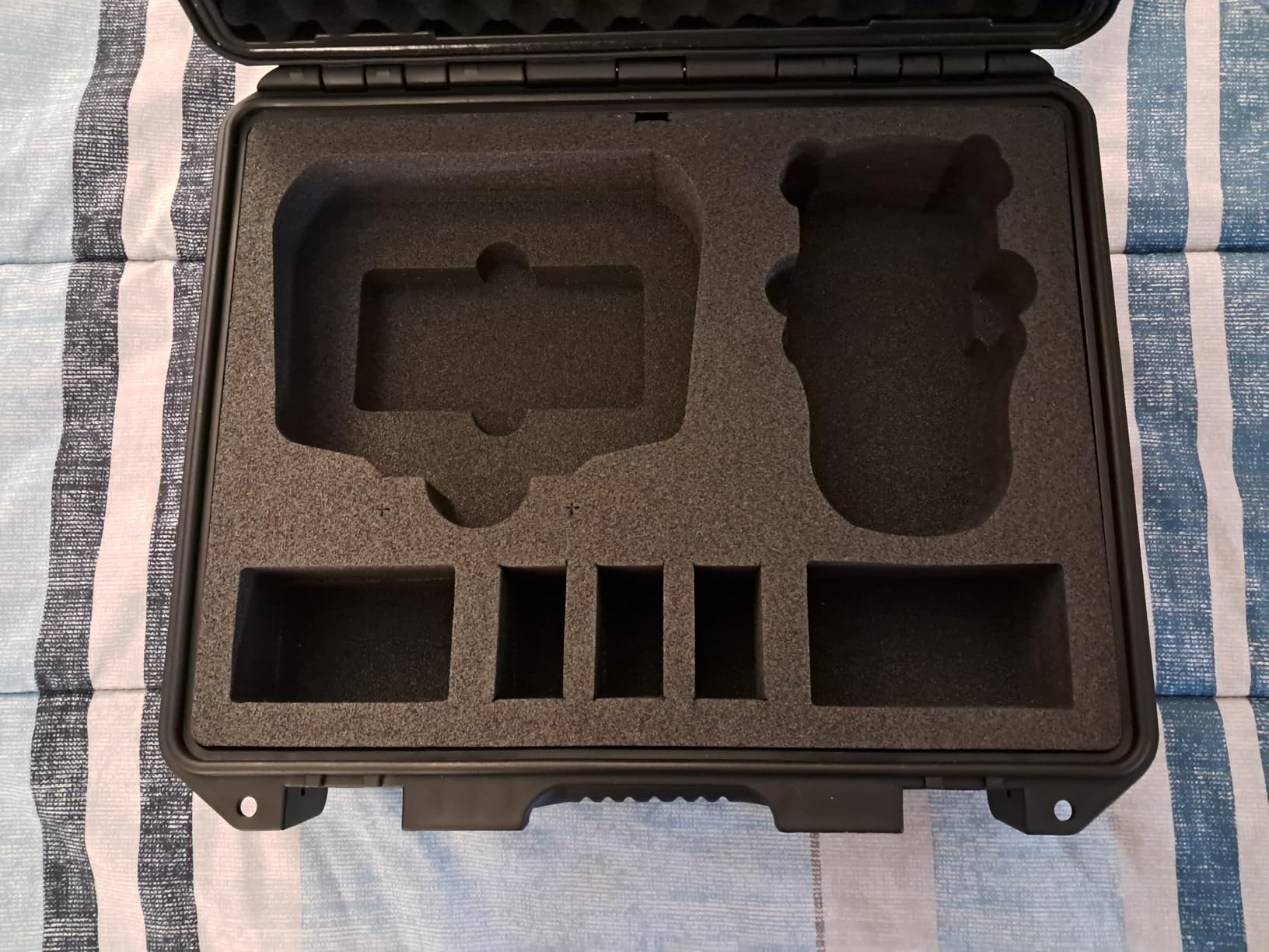 Waterproof Hard Case for DJI Mini 4K / 2 SE / 2 Fly More Combo - Professional IP67 Shockproof Drone Carrying Case with Automatic Pressure Valve & Odor-Free Foam for Travel & Accessories (Case Only) customer photo 2