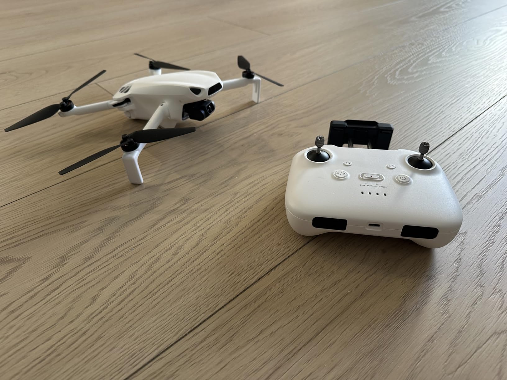 Skyrover S1 Mini Drone Combo with Camera 4K/60fps Video, 48MP Photo with 8K Image Quality, 3-Axis Gimbal Stabilization, 39,000ft Video Transmission, Under 249g, Auto Track, 120-Min Flight Time with 3 Batteries customer photo 2