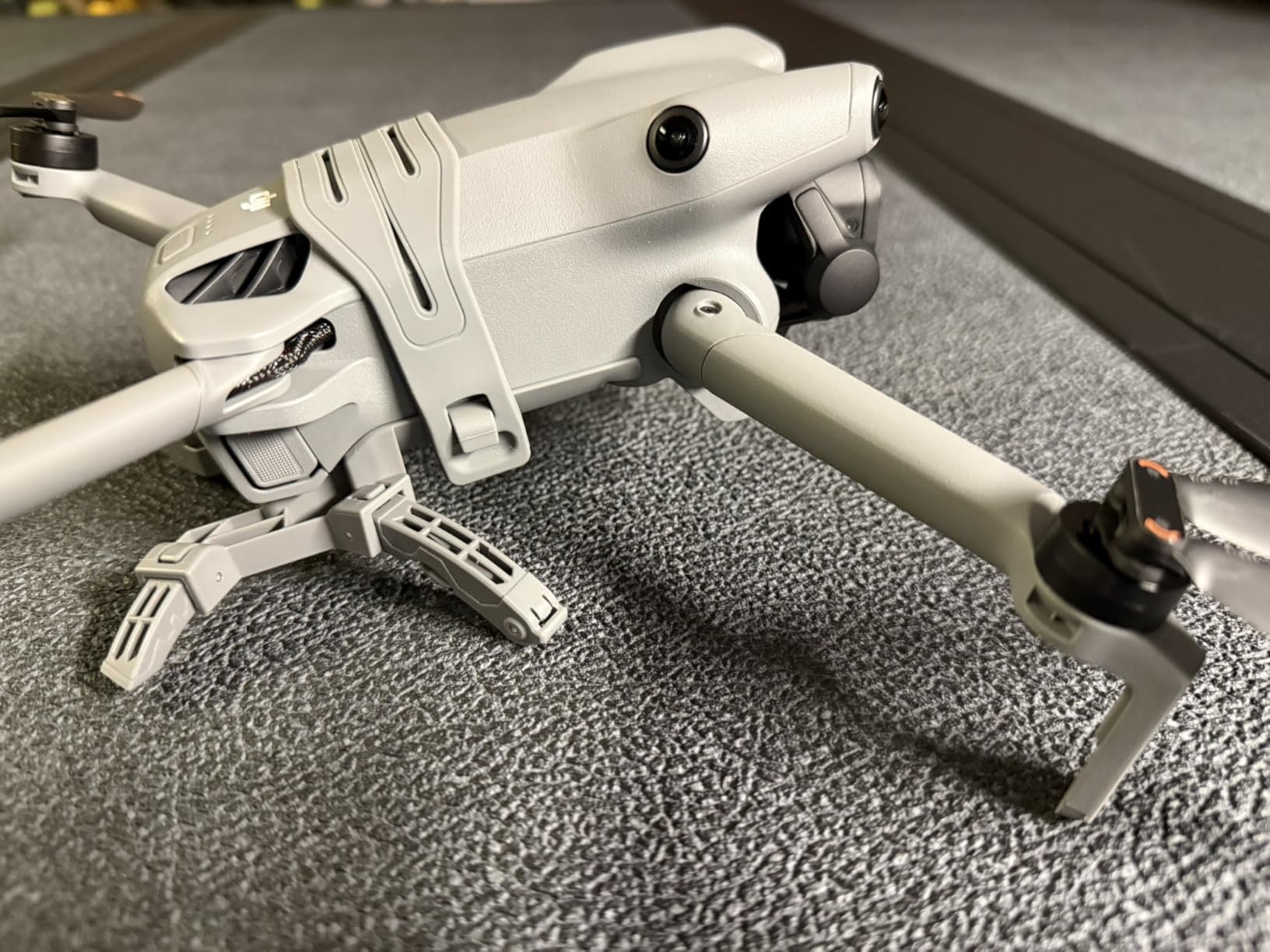 STARTRC Landing Gear for DJI Mini 5 Pro Accessories, Foldable Extended Quick Release Drone Protector for DJI Mini 5 Pro Fly More Combo customer photo 1