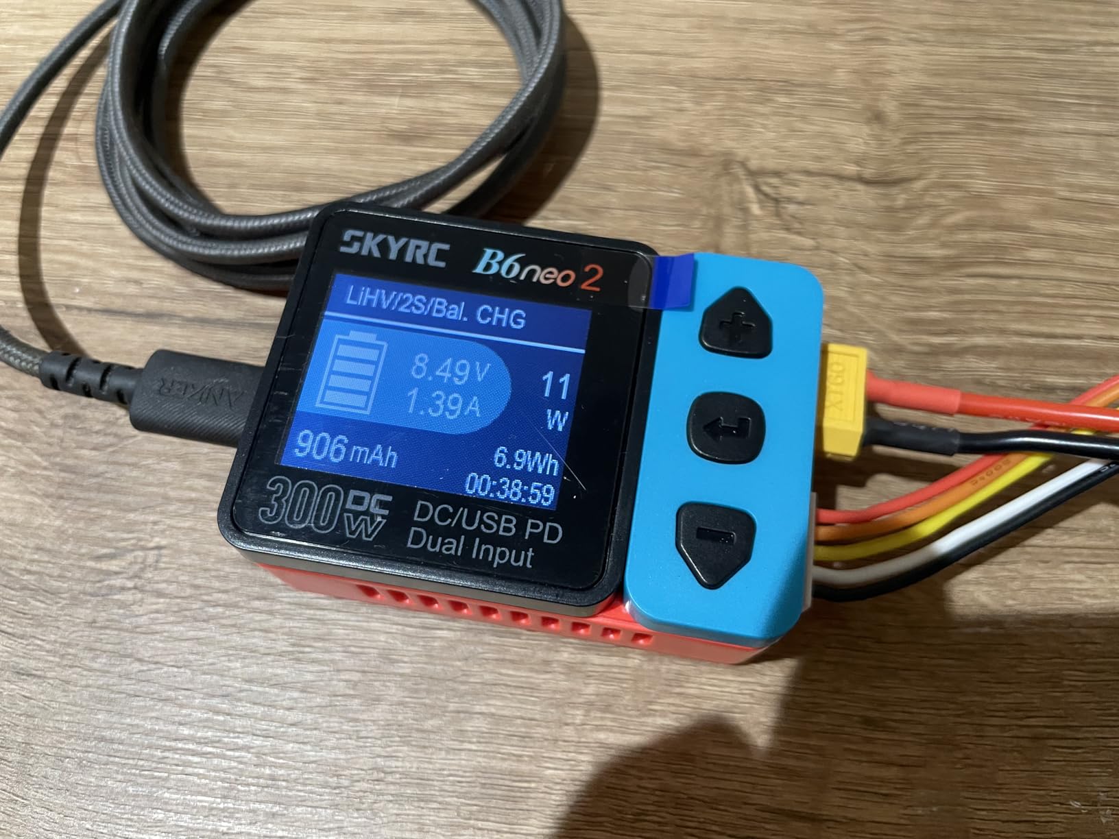 SKYRC B6 Neo2: Balance Lipo Battery Charger for 1S-6S Lipo/Li-Ion/LiHV, 1-15S NiMH/NiCd - DC 300W, PD 80W, Smart Battery Charger, Discharger and Storage (Blue-Red) customer photo 1