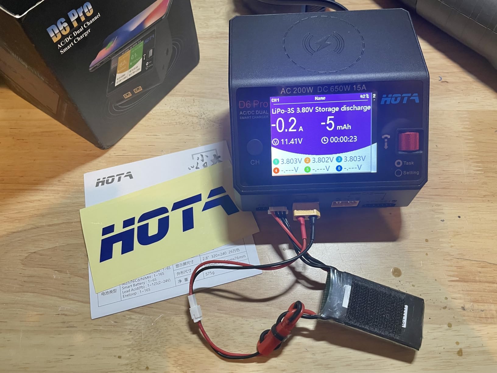 HOTA D6 Pro Lipo Battery Charger, Dual Channel 15A AC200W DC650W Smart Balance Charger with Wireless Charging Panel USB Output for 1-6S LiPo LiHV NiMH Pb Batteries RC Car Boat FPV customer photo 1