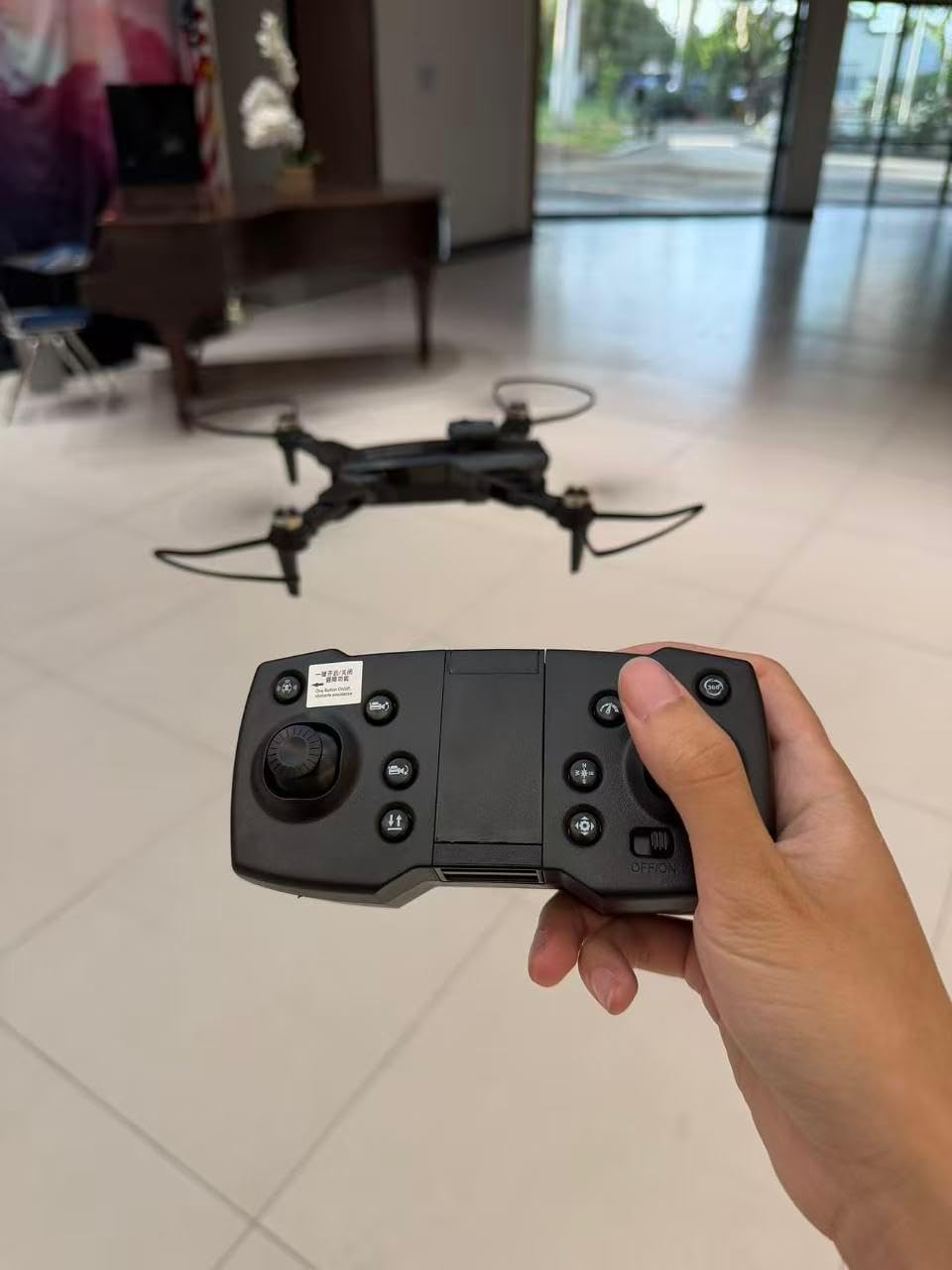 4K UHD GPS Drone with Camera (Equipped with dual cameras), Foldable RC FPV Drone, small-scale Drone Control Quadcopter With Height Setting Function, Six-pass Gyroscope, Gesture Photo, Video Recording, Headless Mode, Emergency Stop, Trajectory Gravity Sensing, and Auto-photography for Adults and Teenager customer photo 2