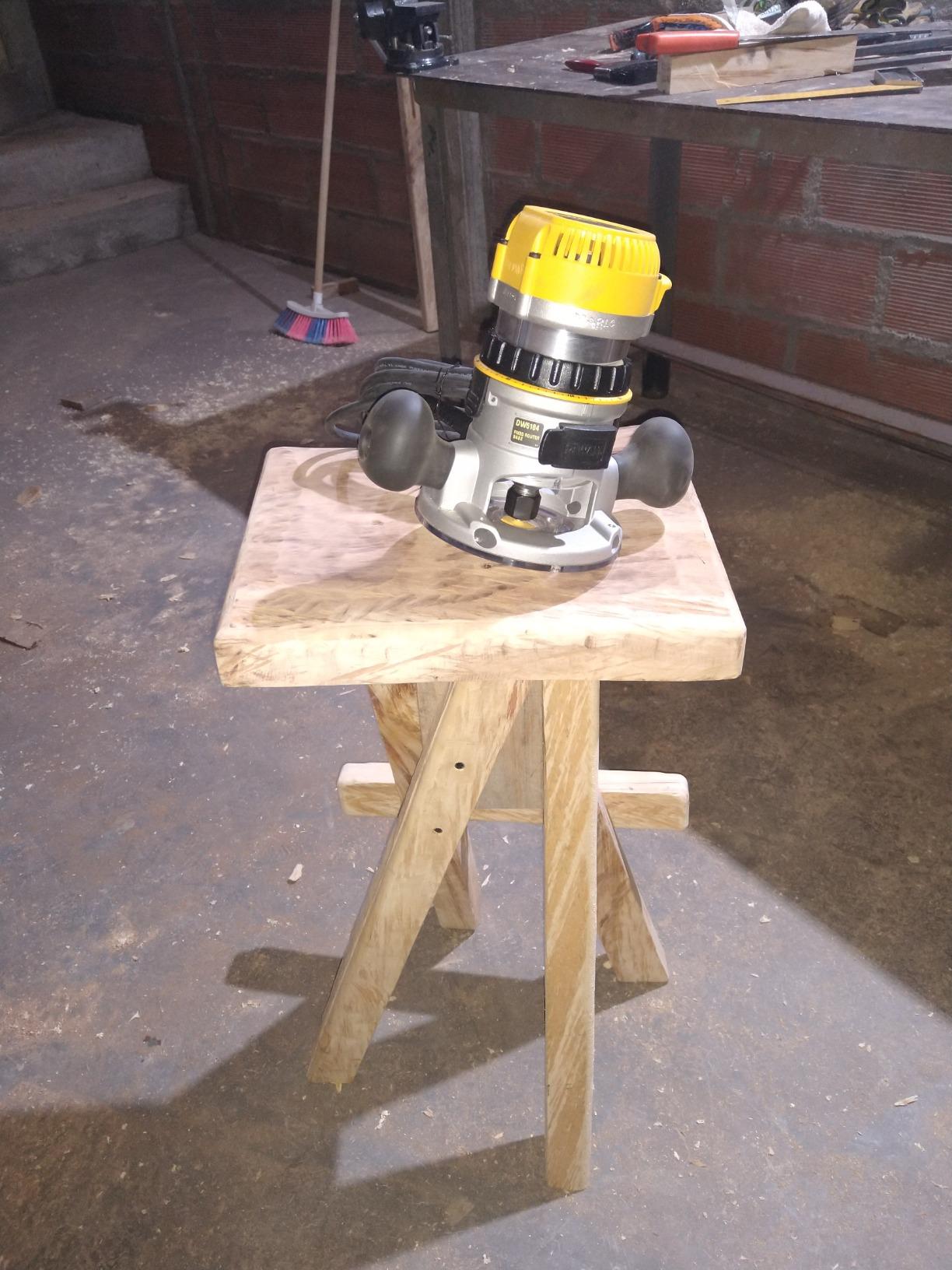 DEWALT Router, Fixed Base, 1-3/4-HP, 11.0 Amp Motor (DW616) customer photo 1