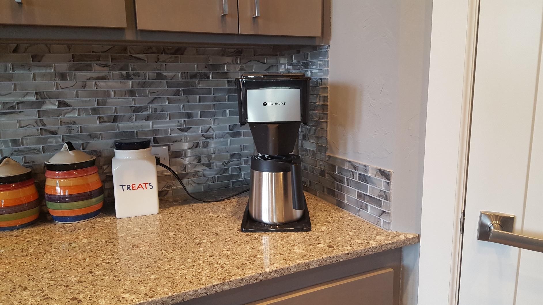 BUNN BT Speed Brew 10-Cup Thermal Carafe Home Coffee Brewer, Black customer photo 2