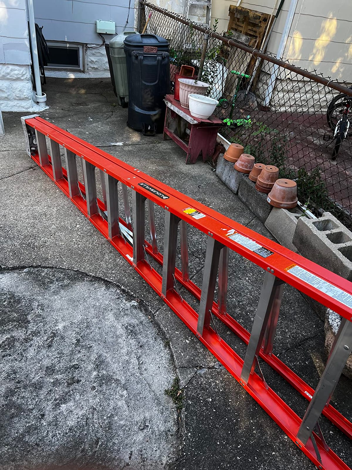 Louisville Ladder 6-Foot Fiberglass Step Ladder, 300-Pound Load Capacity, Type IA, FS1506 customer photo 1
