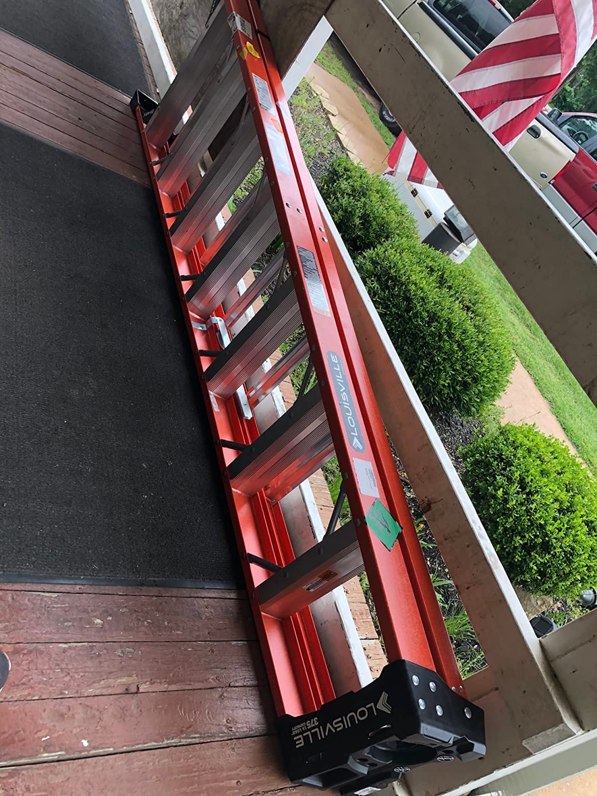 Louisville Ladder 6-Foot Fiberglass Step Ladder, 375-Pound Load Capacity, Type IAA, FS1406HD customer photo 2