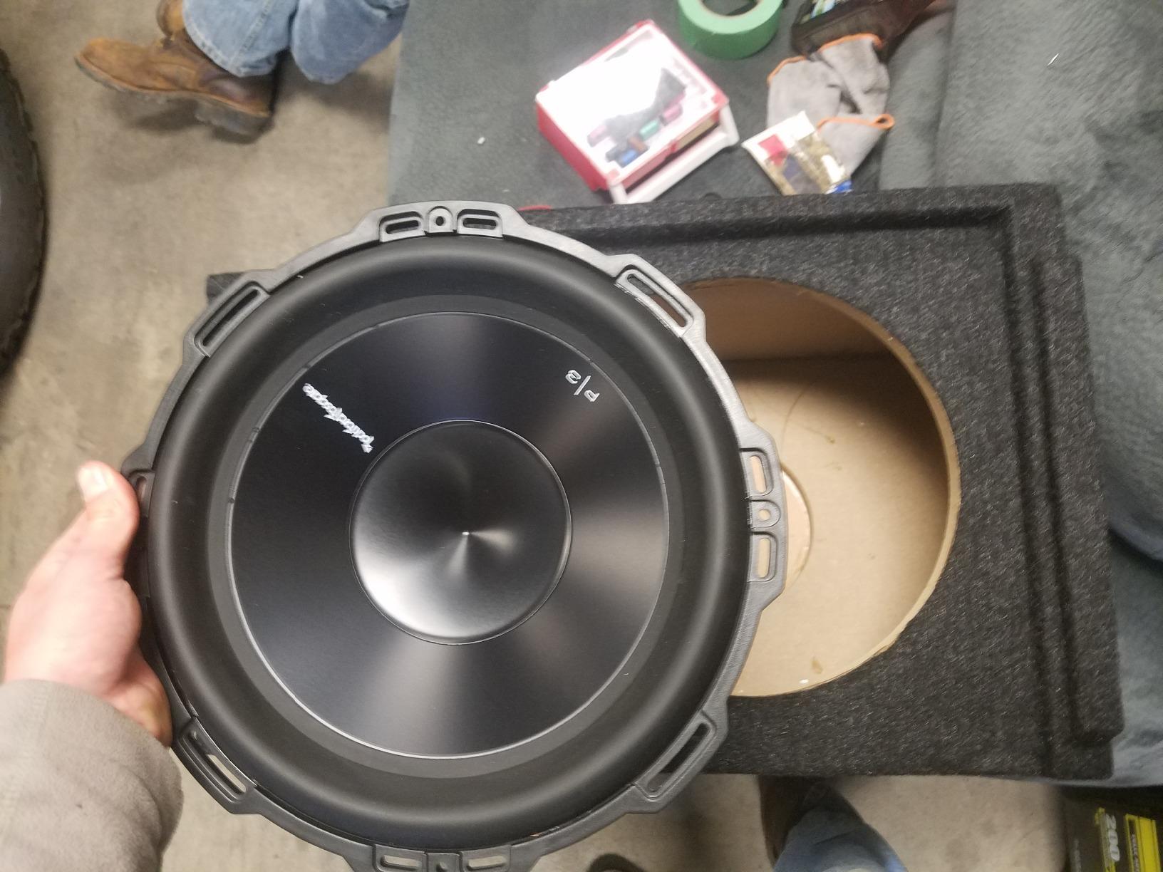 Bbox Single 12 Inch Sealed Subwoofer Enclosure - Fits 99-07 Chevy/GMC Silverado/Sierra Extended Cab customer photo 1