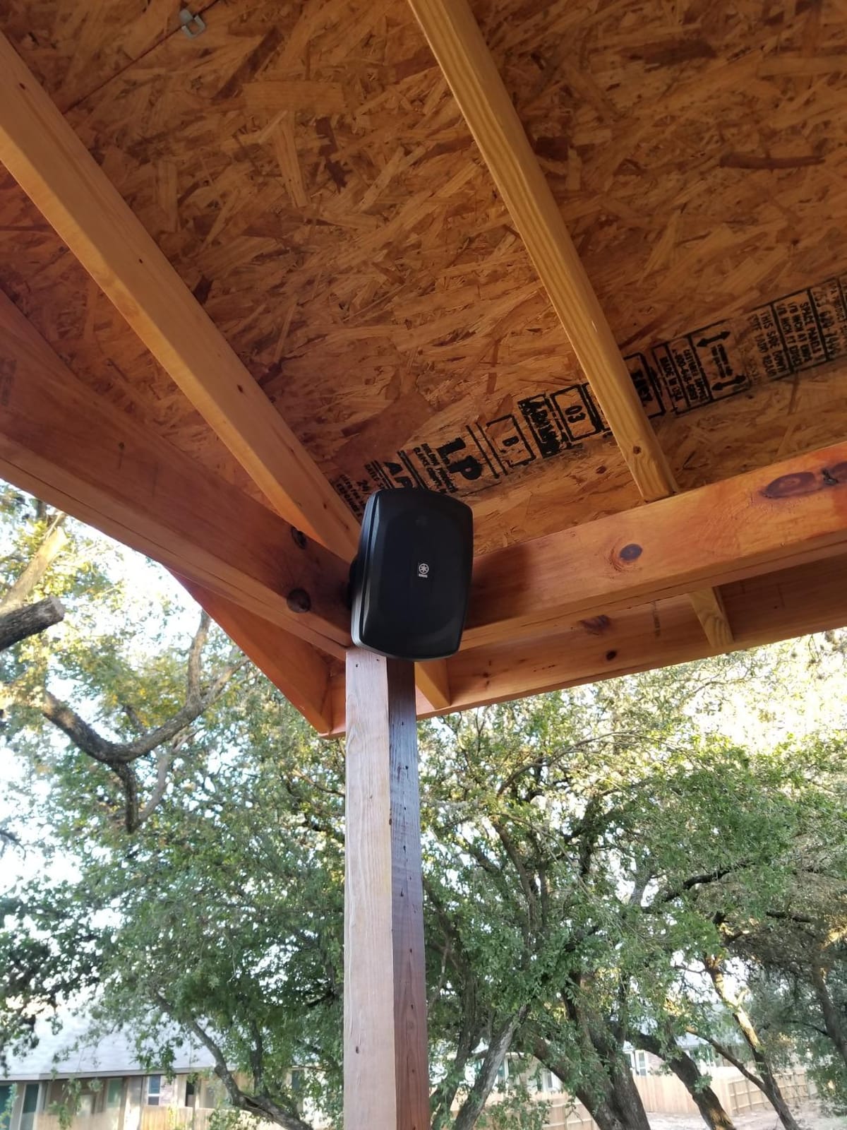 Yamaha NS-AW390 All Weather Indoor/Outdoor 6.5-inch 2-Way Speakers includes Wall/Ceiling Mounts - Pair (Black) customer photo 2