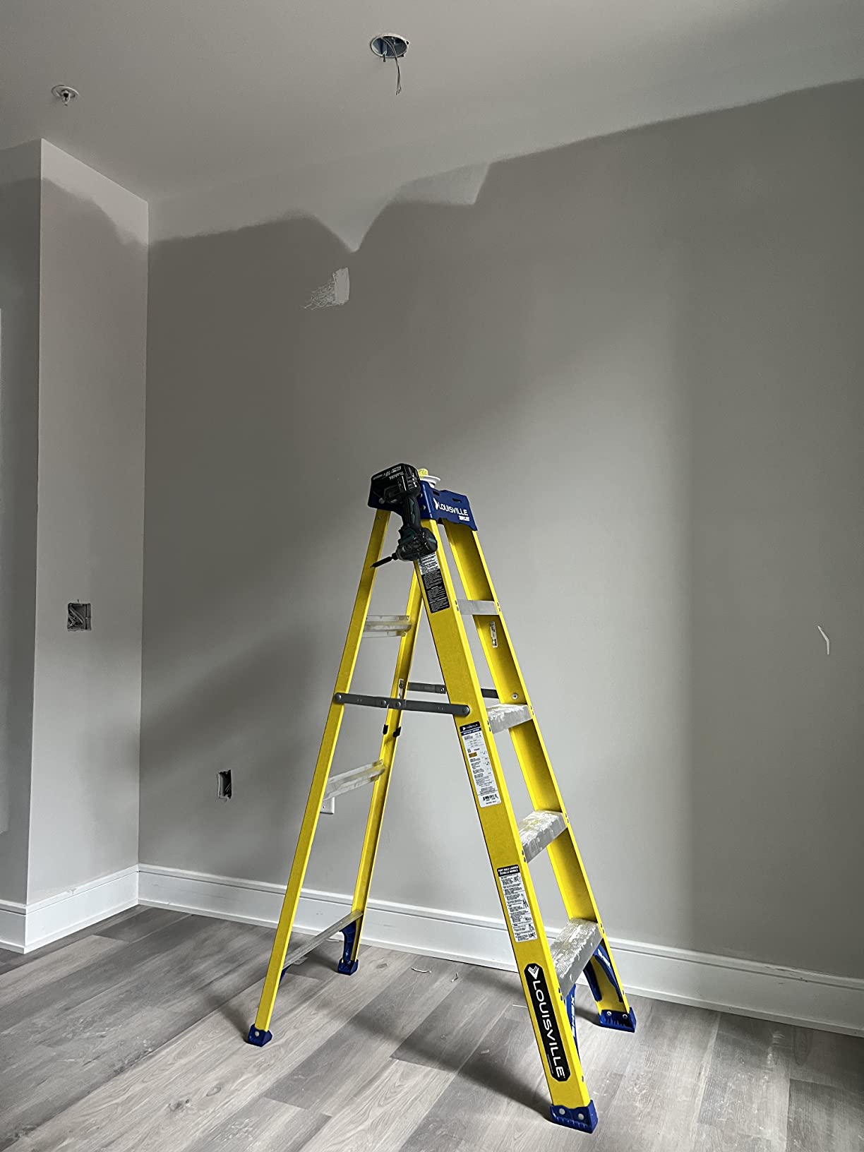 Louisville Ladder 8-Foot Fiberglass Step Ladder, 250-Pound Load Capacity, Type I, FS2008 customer photo 1