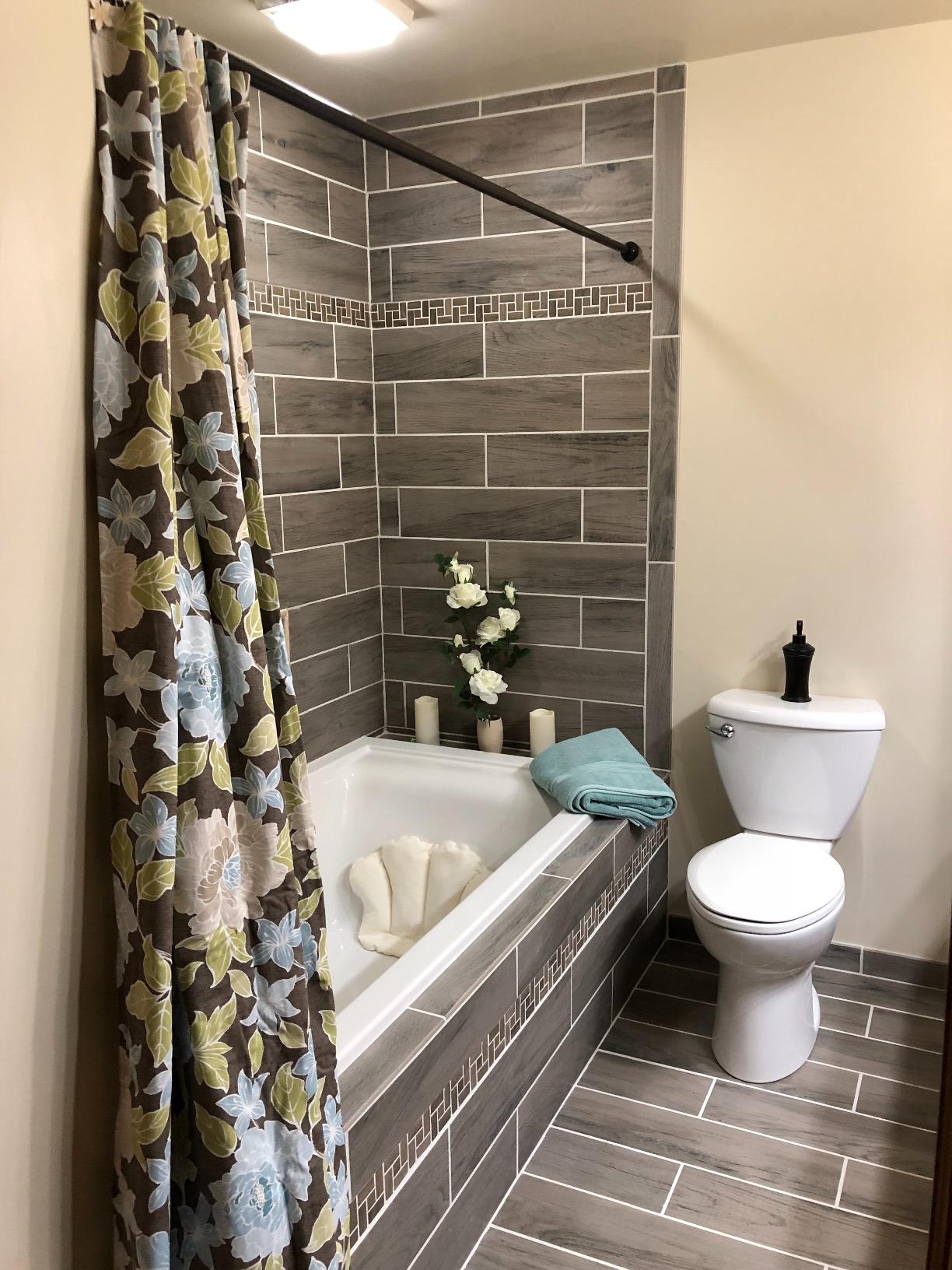 American Standard 7236V002.020 Evolution 72 x 36-Inch Deep Soak Drop-In Bathtub, White customer photo 2
