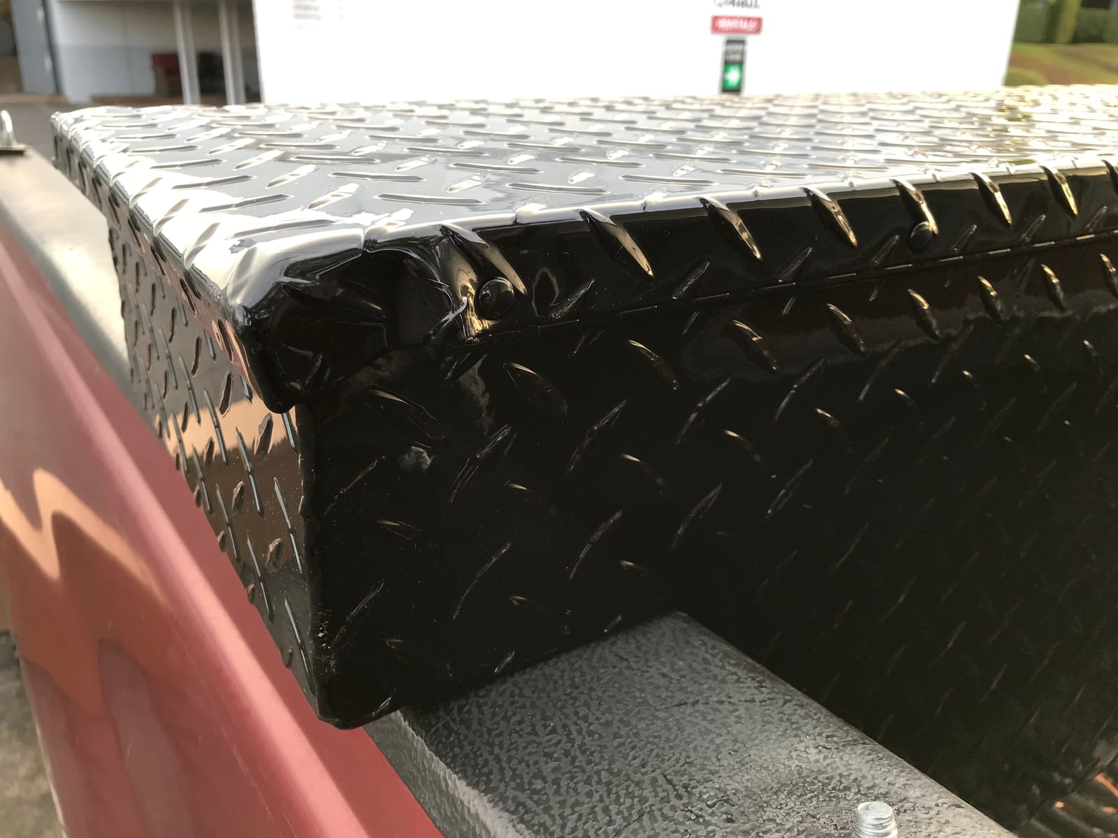 Dee Zee DZ6170NB Specialty Series Narrow Crossover Tool Box customer photo 1