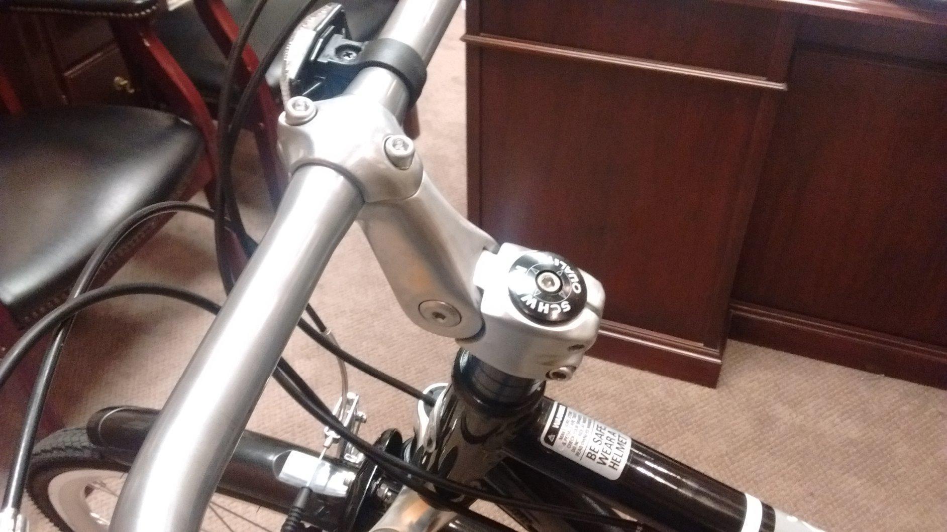 Schwinn Discover Men's Hybrid Bike, 28-inch Wheels, 21-Speed, Aluminum Frame, Adjustable Rise Stem, Linear Pull Brakes, City Rise Adjustable Stem, 19-inch Frame, Black/Discover customer photo 1
