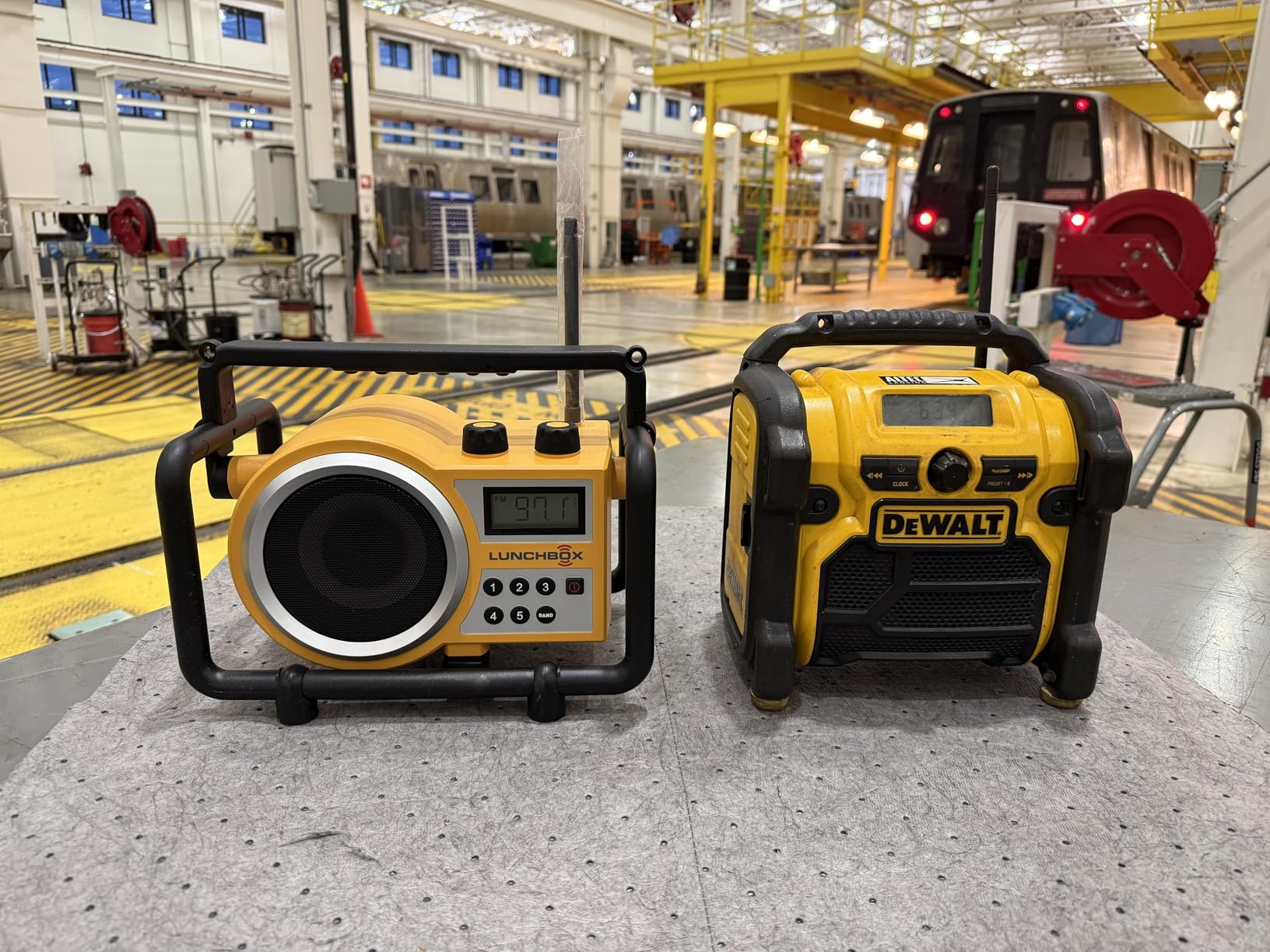 Sangean LB-100 Worksite AM/FM Utility Radio - Tough, Water Resistant customer photo 2