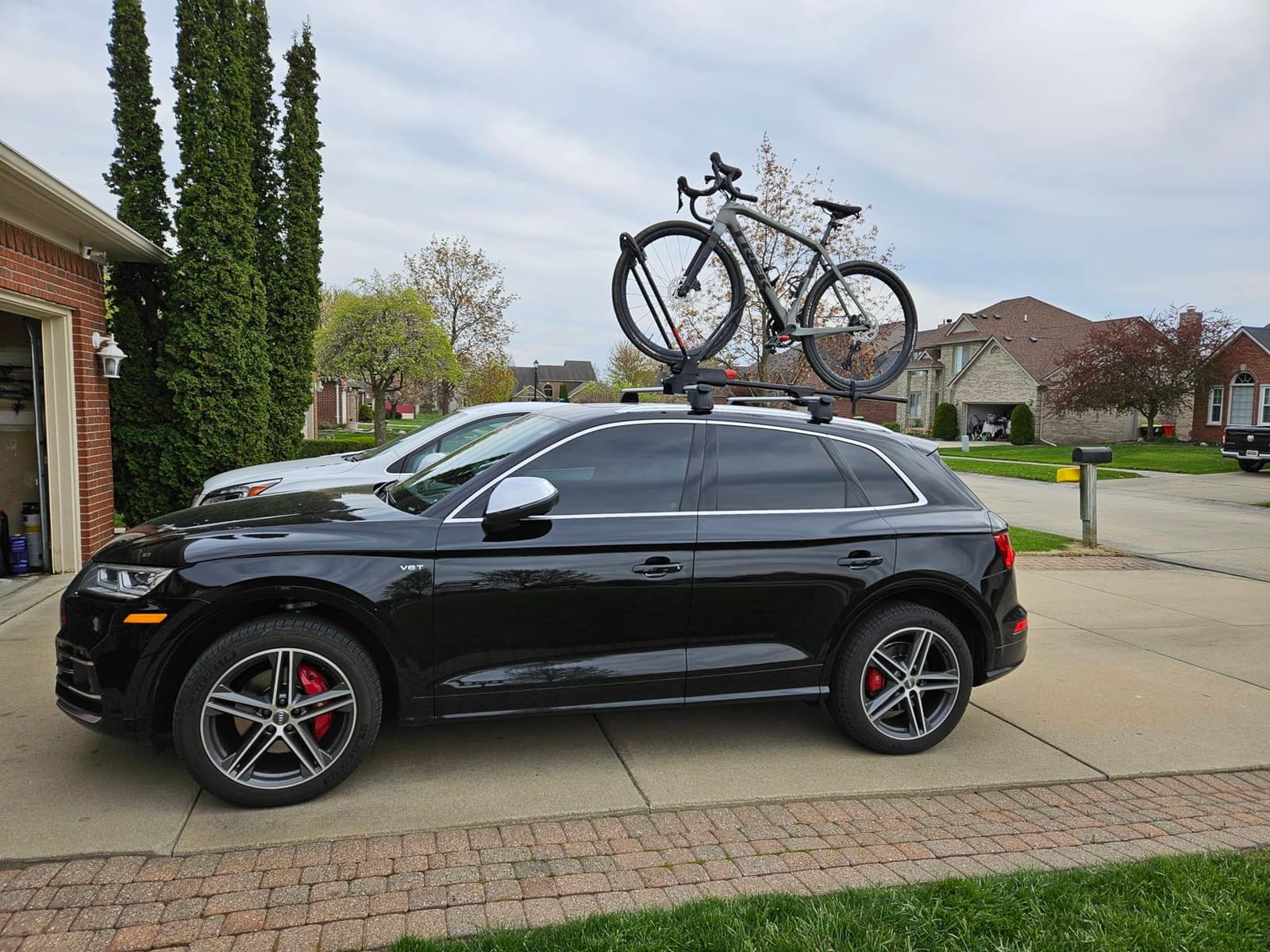 Yakima FrontLoader Rooftop Bike Rack | Black Roof Carrier for Bicycle Storage and Transport on Vehicles customer photo 2