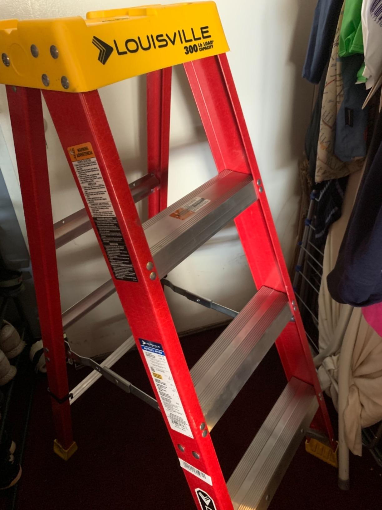 Louisville Ladder 4-Foot Fiberglass Step Ladder, 300-Pound Load Capacity, Type IA, L-3016-04 customer photo 2