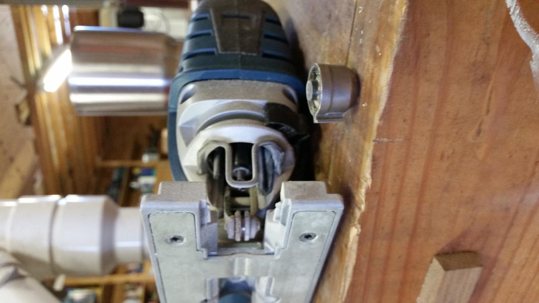 BOSCH Top-Handle Jig Saw 7.0 Amp, 3,100 SPM, 45 Degree Beveled Cuts, Variable-Speed Control, Ergonomic Design, Corded Jigsaw Tool (JS470E) customer photo 1