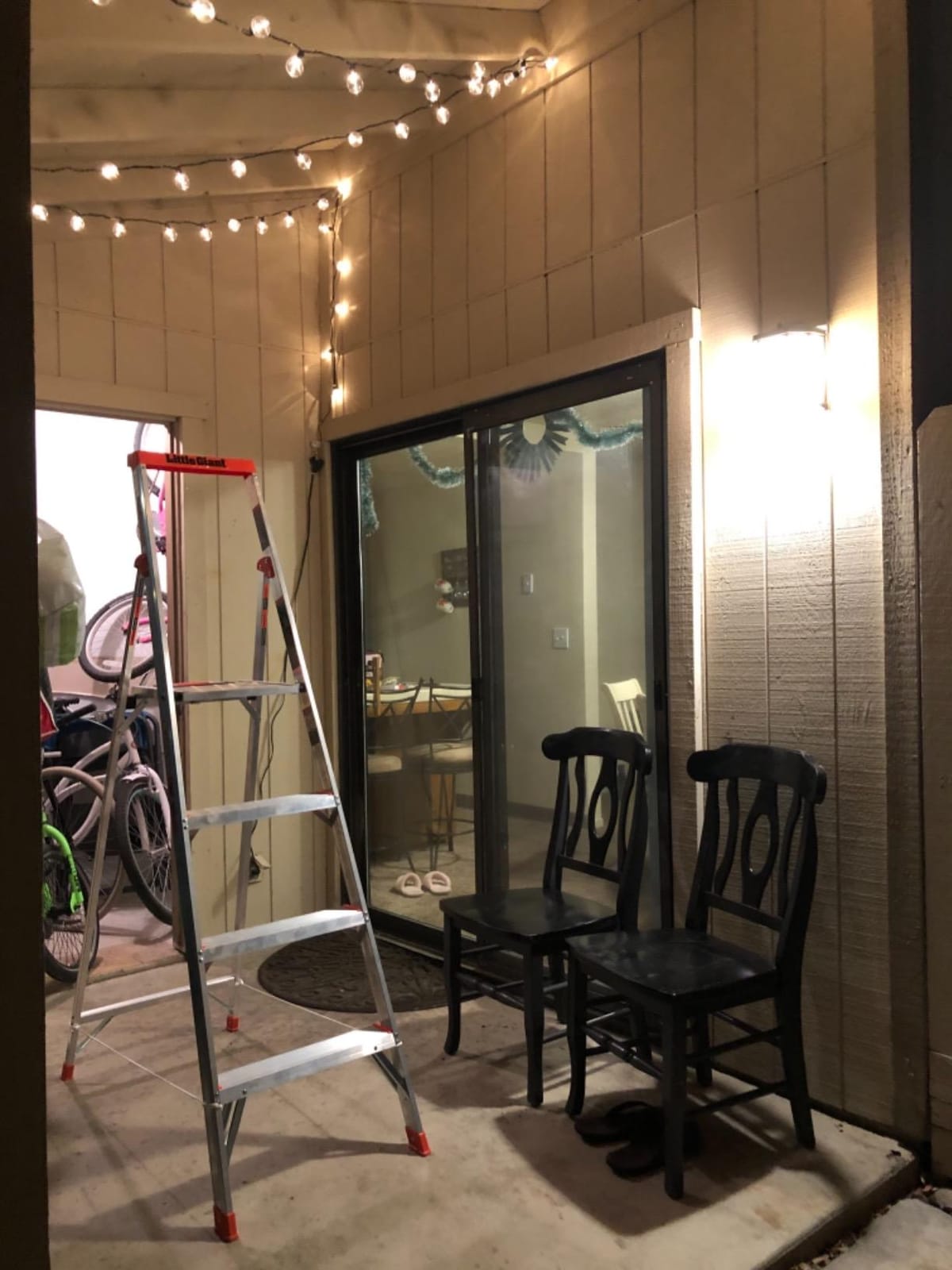 Little Giant Flip-N-Lite 6-ft Aluminum Stepladder, 15270-001 | Ultra Lightweight Ladder, Easy Release Handle, Wide Anti-Slip Steps, Type IA 300 lbs. Weight Rated customer photo 1