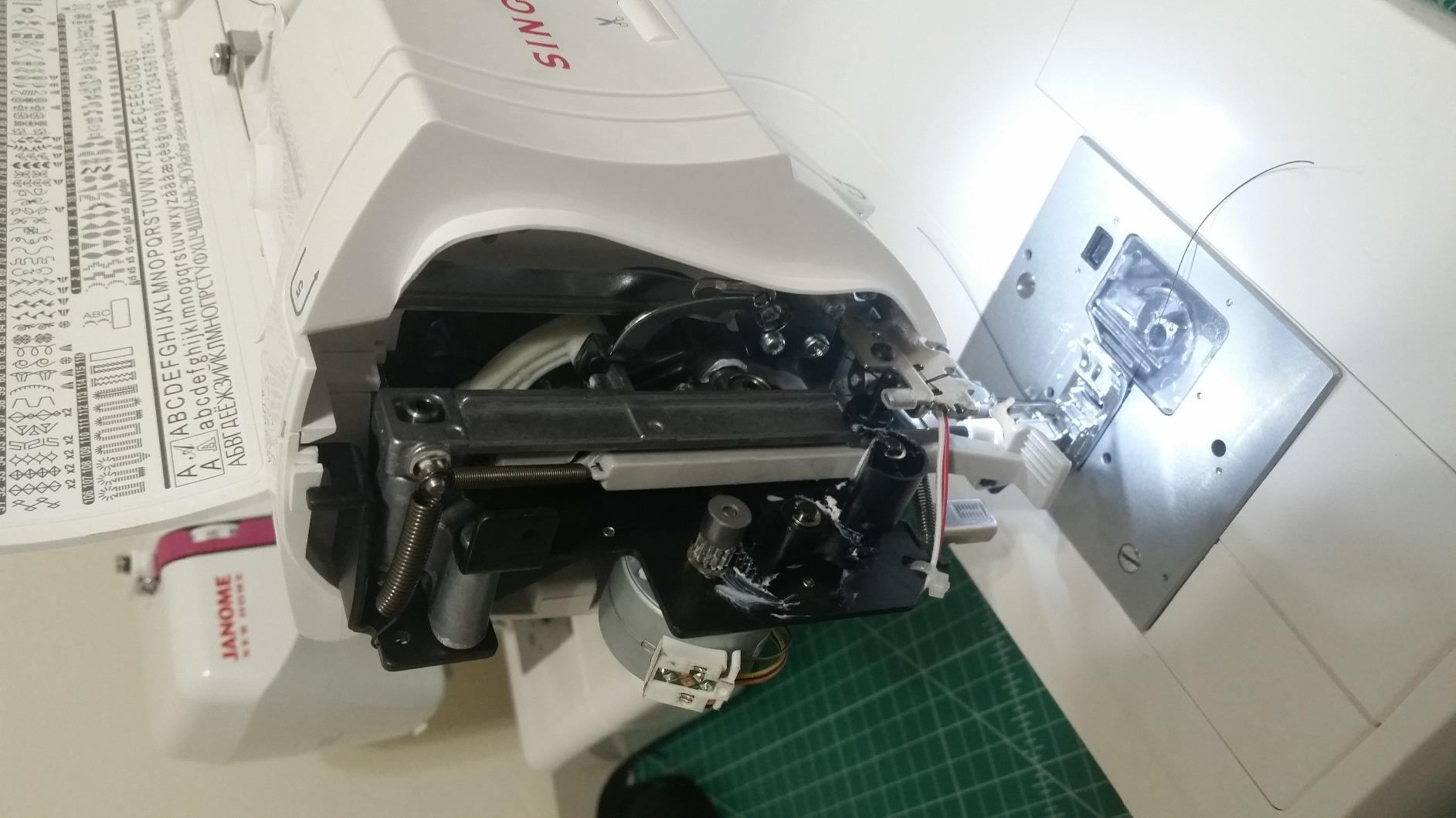 SINGER Quantum Stylist 9960 Computerized Sewing & Quilting Machine | 600 Stitches, 5 Fonts, 13 Presser Feet customer photo 2