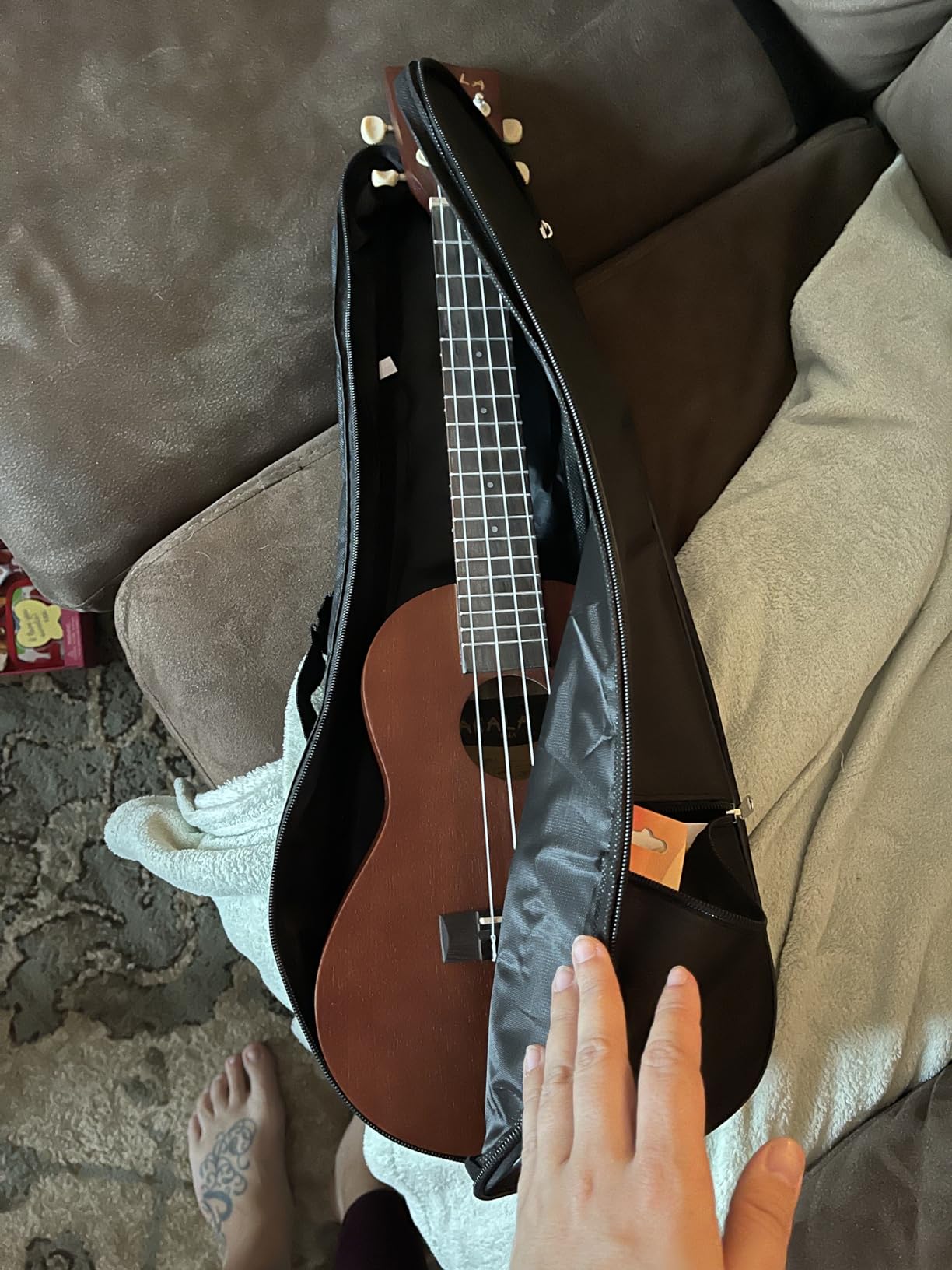 Kala MK-C Makala Concert Ukulele Bundle with Gig Bag, Tuner, Strap, Aquila Strings, Online Lessons, Austin Bazaar Instructional DVD, and Polishing Cloth customer photo 1