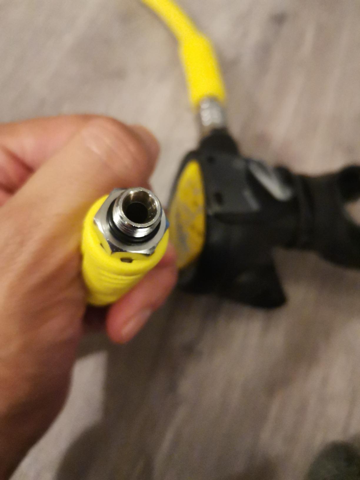 Cressi Octopus Compact for Scuba Diving Regulators - Compact, Reliable, Light and Comfortable - Made in Italy by Cressi - Quality Since 1946 customer photo 2