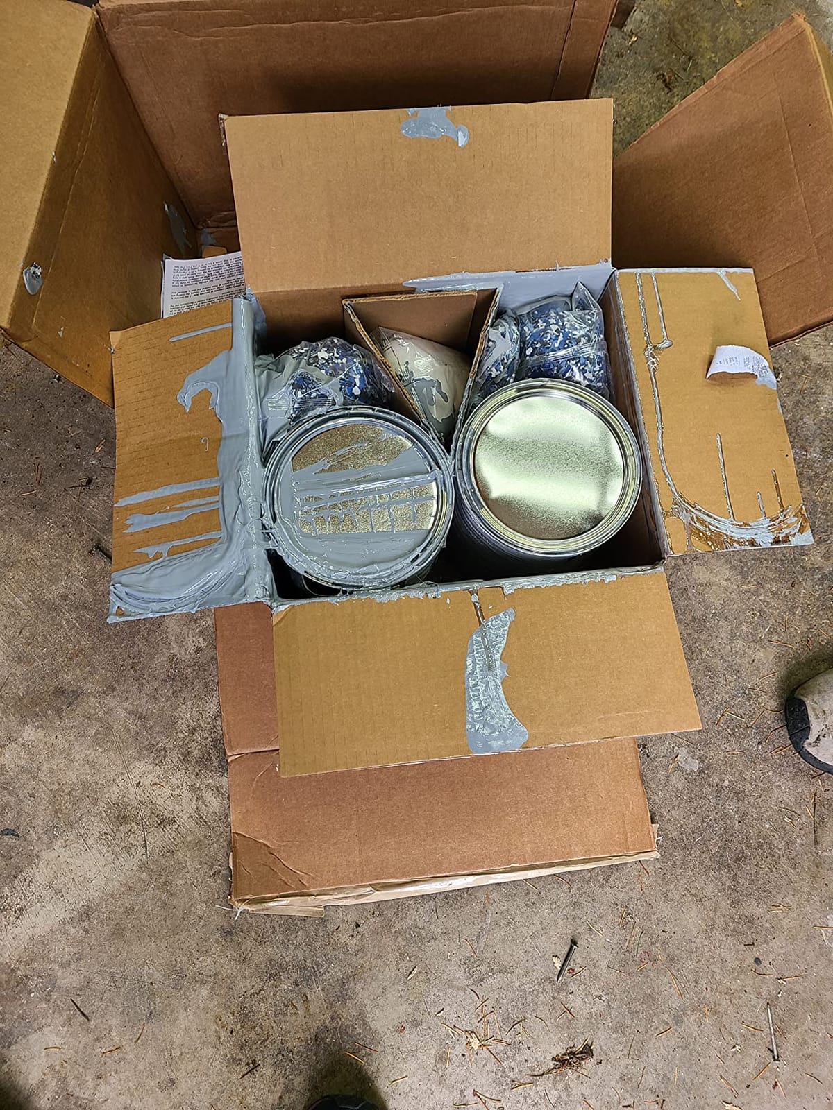 Rust-Oleum 261845 EPOXYSHIELD Garage Floor Coating Kit, 2.5 Car, Gloss Gray customer photo 2