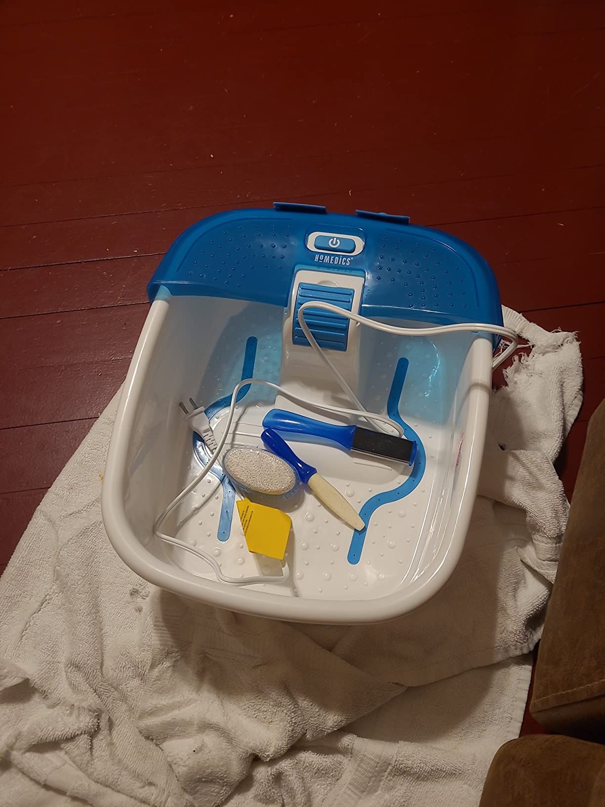HoMedics Bubble Bliss Deluxe Foot Spa with Heat Massaging Arch, 3 Acupressure Attachments, Splash Guard, Raised Nodes Creates Bubbles, Improves Circulation, Soothe Tired Muscles customer photo 2