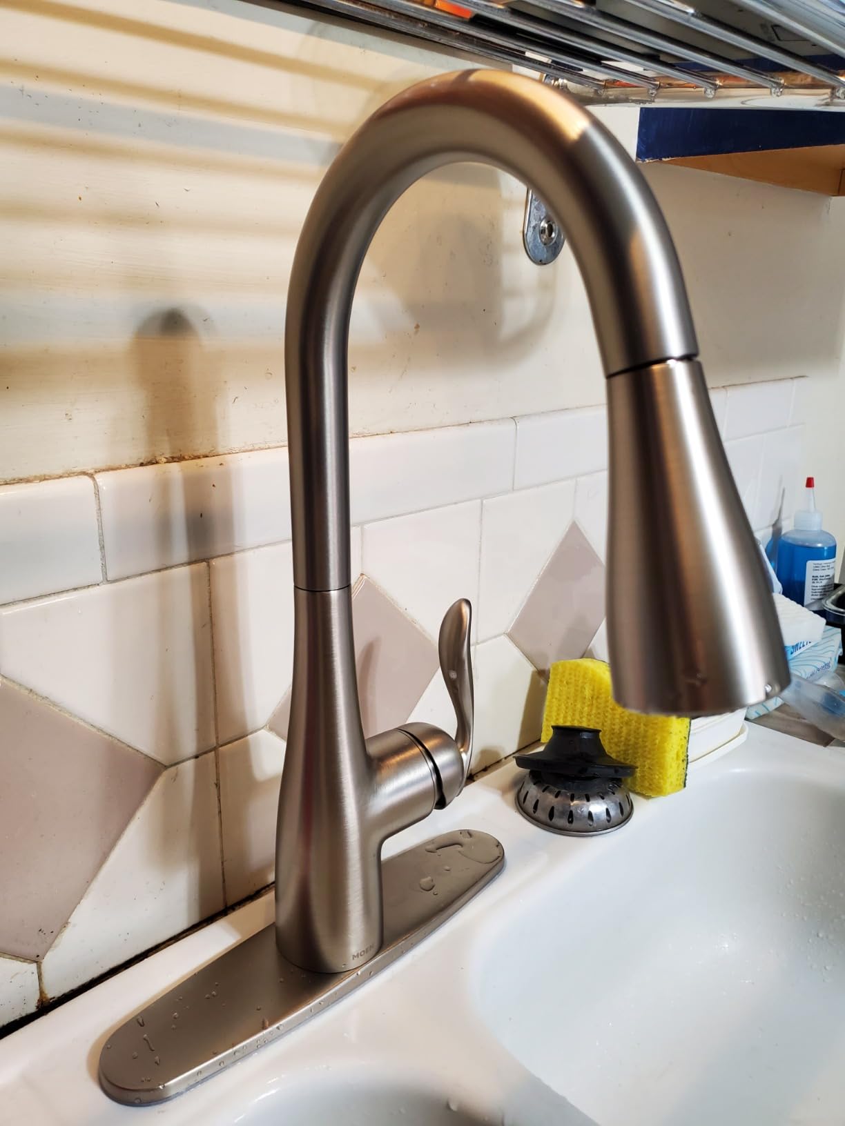 Moen Arbor Spot Resist Stainless One-Handle Pulldown Kitchen Faucet with Sprayer and a Reflex Docking System, Kitchen Sink Faucet Featuring Power Boost for a Faster Clean, 7594SRS customer photo 1