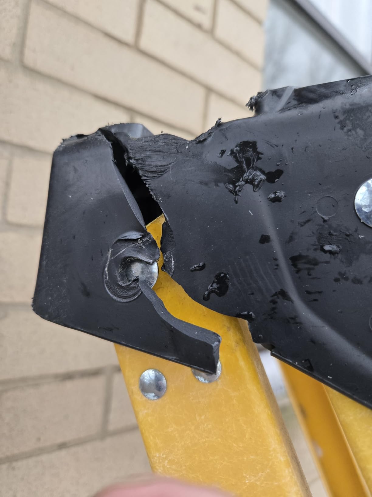 DeWalt 500lb Rated FG Stepladder 6' DXL3810-06 customer photo 2
