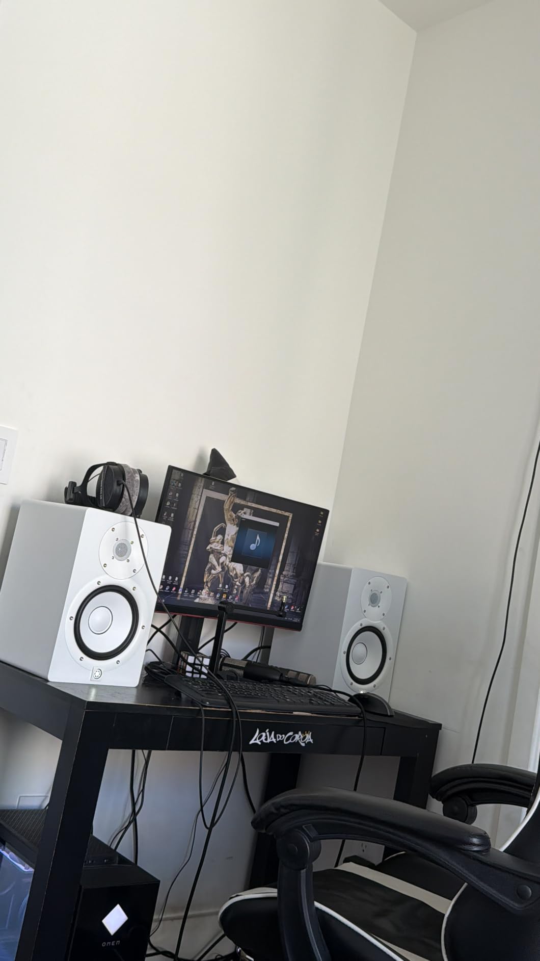Yamaha HS5 Powered Studio Monitor customer photo 1