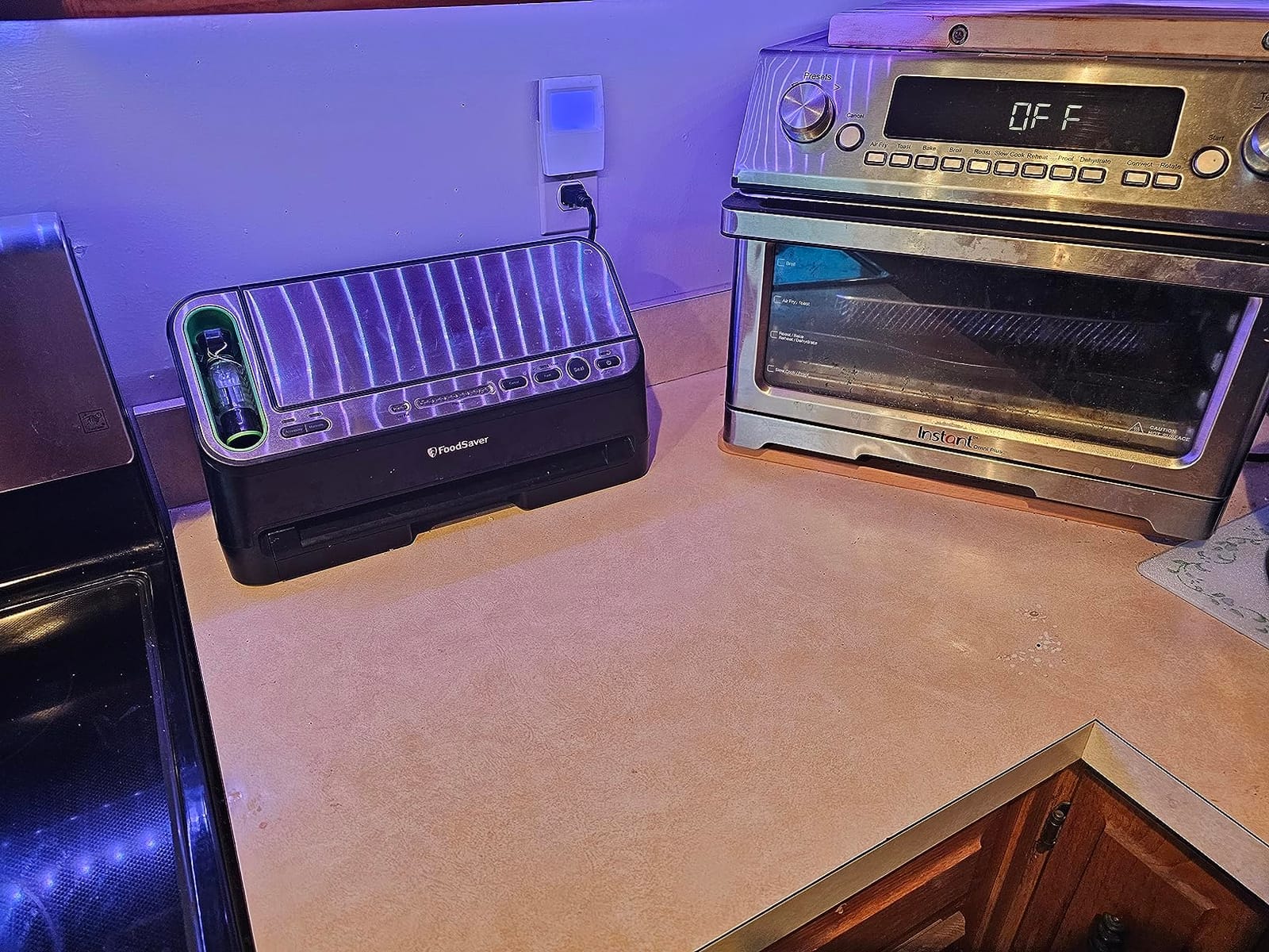 FoodSaver V4400 2-in-1 Vacuum Sealer Machine with Automatic Vacuum Sealer Bag Detection and Starter Kit customer photo 1