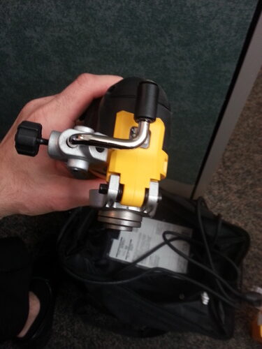 DEWALT Oscillating Tool, 3-Amp, Corded, Includes Wood Blades, Sandpaper and Tool Bag (DWE315K) customer photo 2