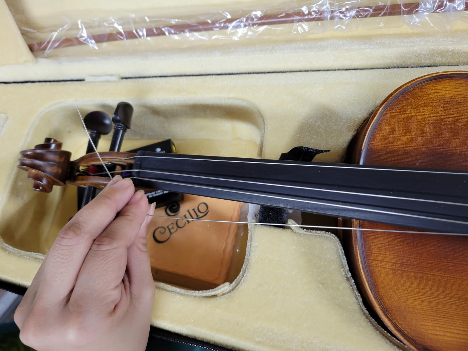 Cecilio Solid Wood Viola 16 Inch Viola Full Size, Professional Handcrafted Acoustic Viola with Ebony Fittings, D'Addario Prelude Strings, Antique Satin Finish customer photo 1