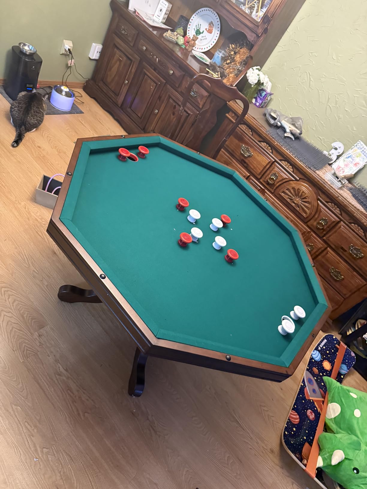 Hathaway Kingston 3 in 1 Octagon Poker Table, Dining & Bumper Pool Table for Game Rooms - Durable Hardwood, Sturdy Legs, Smooth Playfield - Includes Bumper Balls, Cues, Chalk, Brush - Walnut customer photo 2
