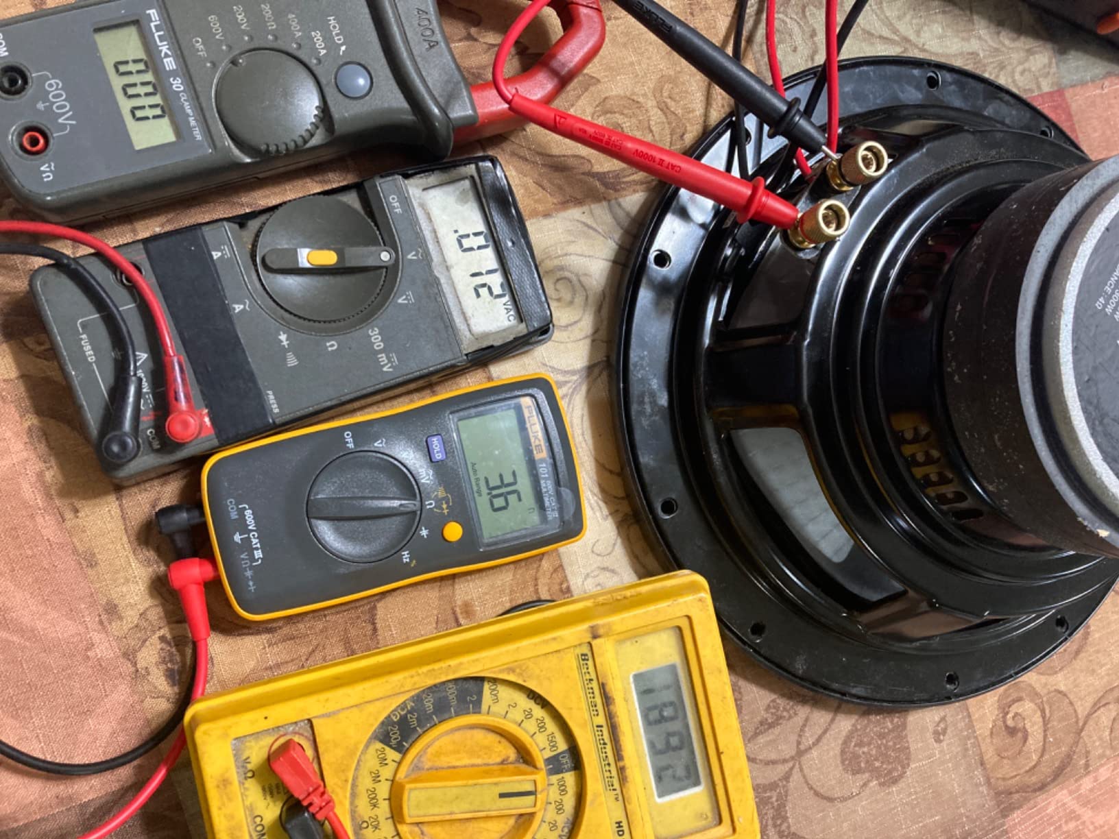 FLUKE-101 Digital Multimeter customer photo 1