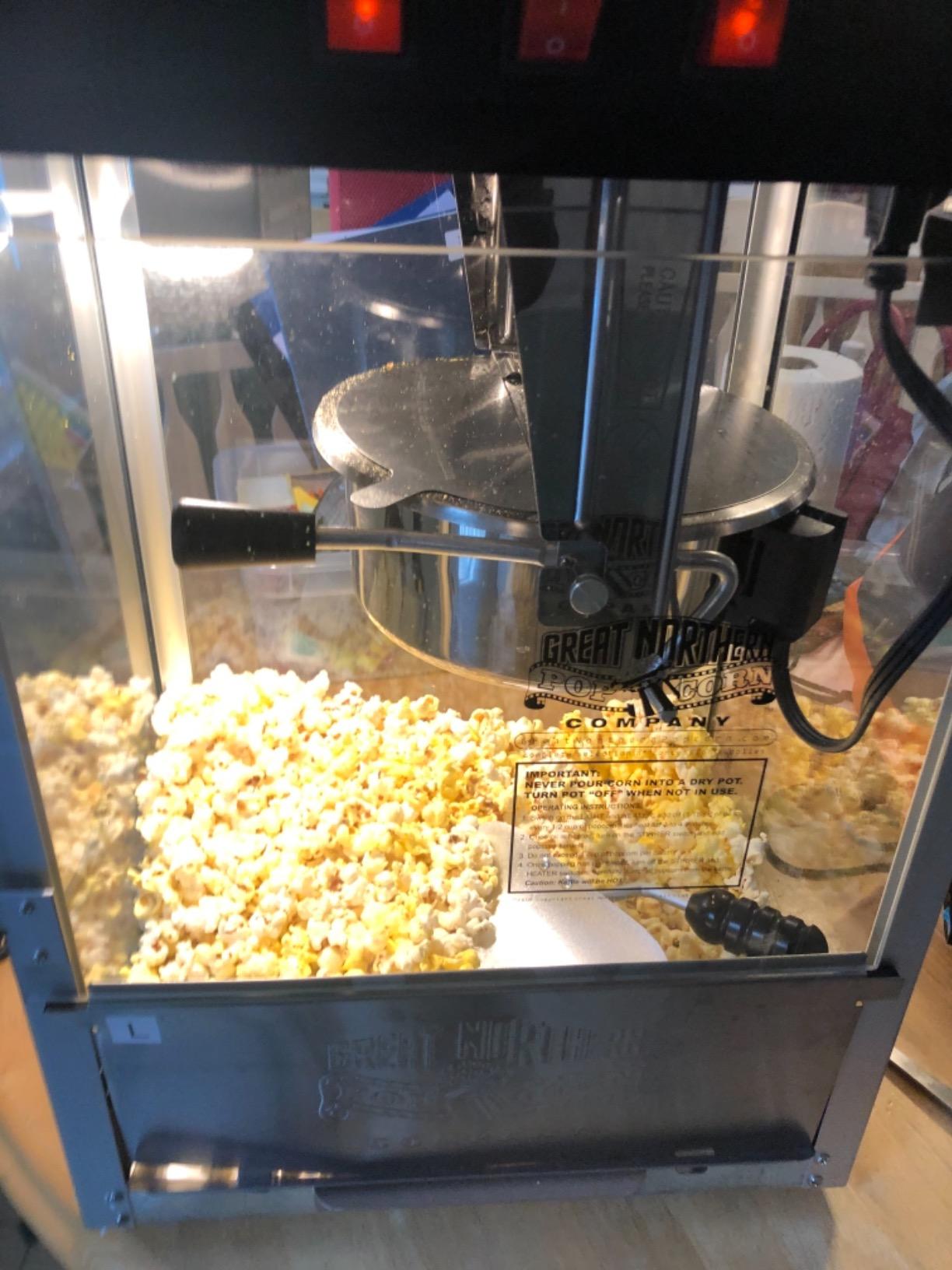 Great Northern Popcorn Good Time 8oz Popcorn Machine, Red | Countertop Theater Style Popcorn Maker with Stainless-Steel Kettle Popper customer photo 2