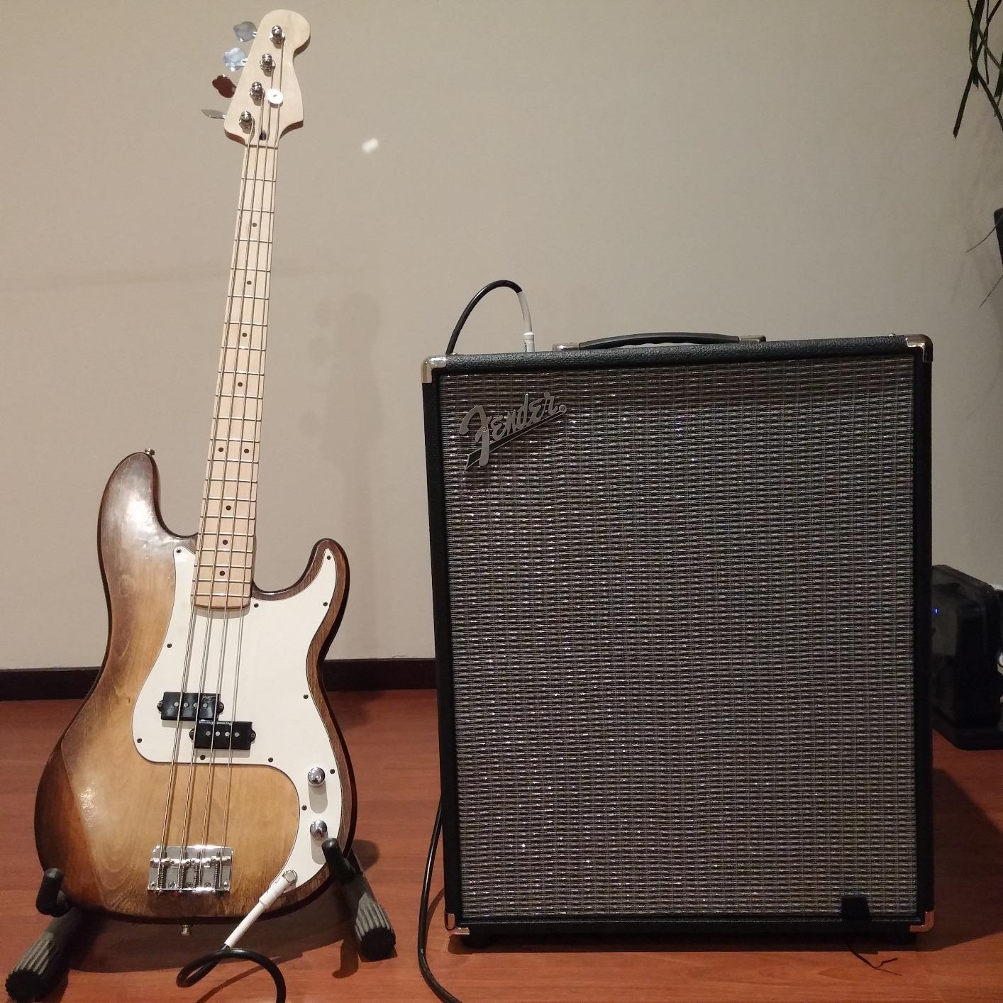 Fender Rumble 200 V3 Bass Guitar Combo Amplifier with Effects, 200W - Black | 200-watt portable bass combo amp, built-in effects, lightweight, ideal for gigging and live performance, v3 series customer photo 2