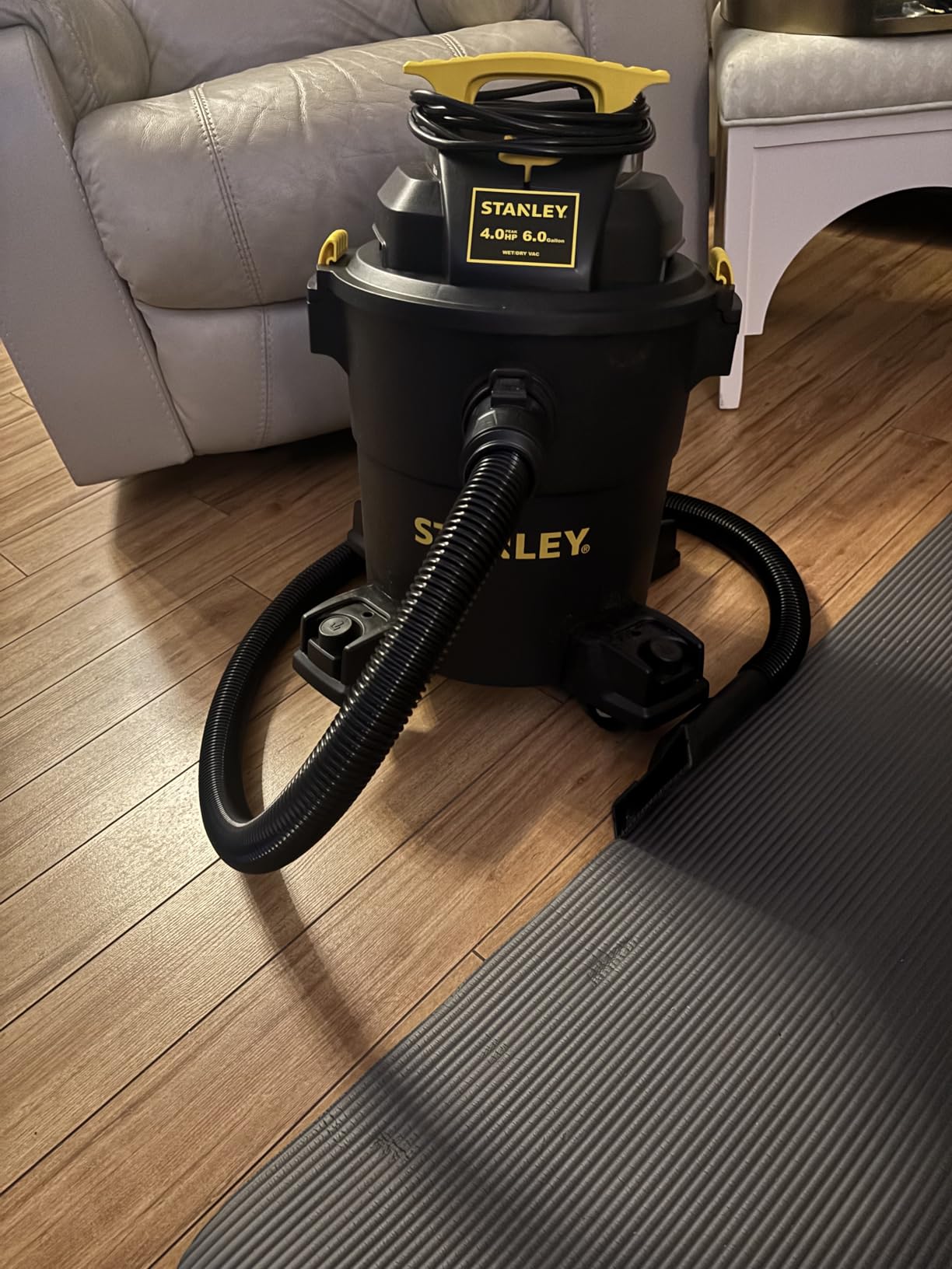 Stanley - SL18116P Wet/Dry Vacuum, 6 Gallon, 4 Horsepower Black customer photo 1