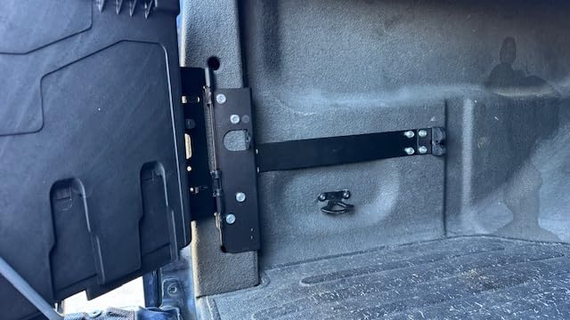 RealTruck UnderCover SwingCase Truck Bed Storage Box | SC203P | Fits 2015 - 2025 Ford F-150 Passenger Side (Includes Lightning) customer photo 2