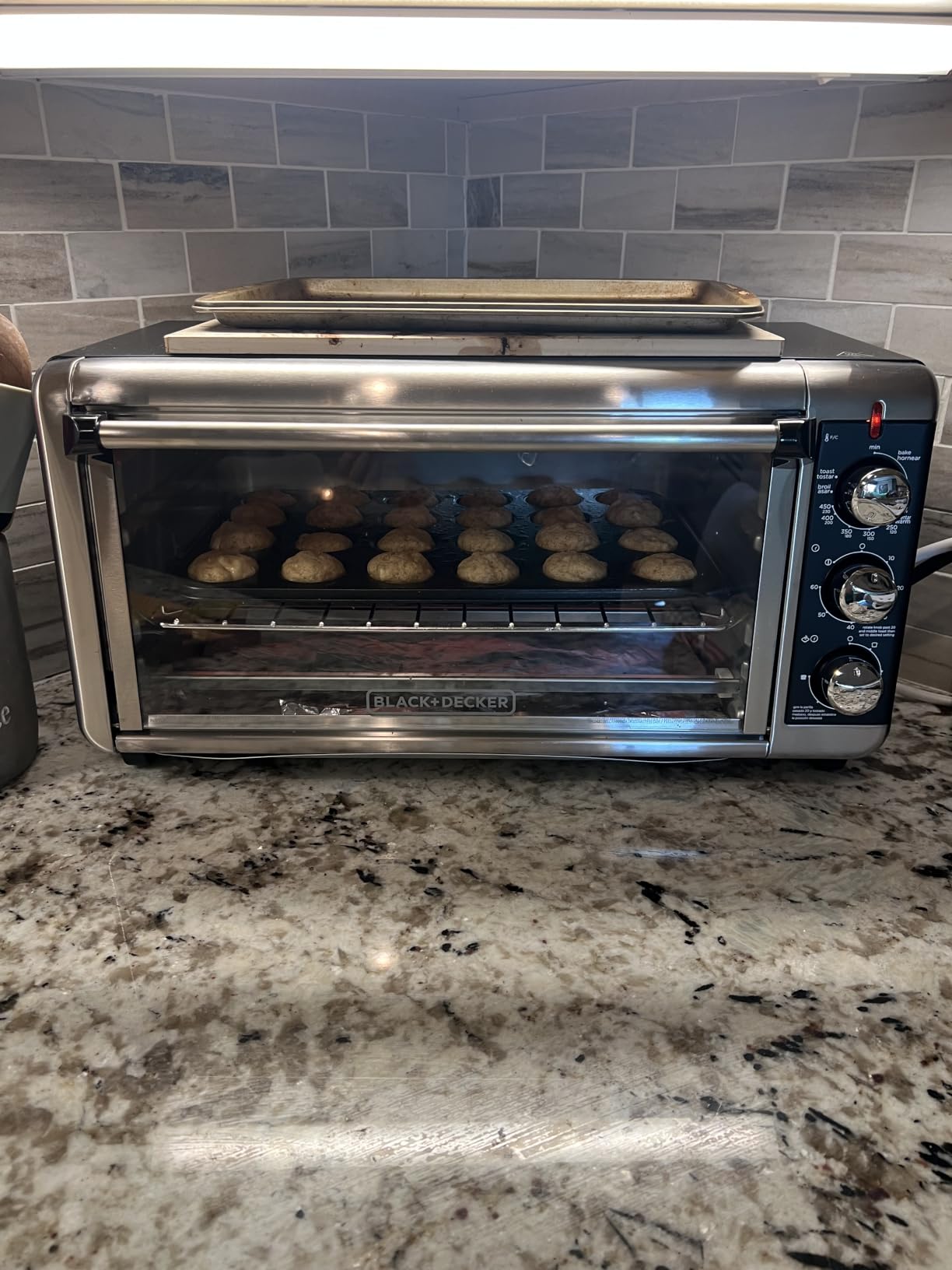 BLACK+DECKER TO3250XSBD 8-Slice Extra Wide Convection Countertop Toaster Oven customer photo 2