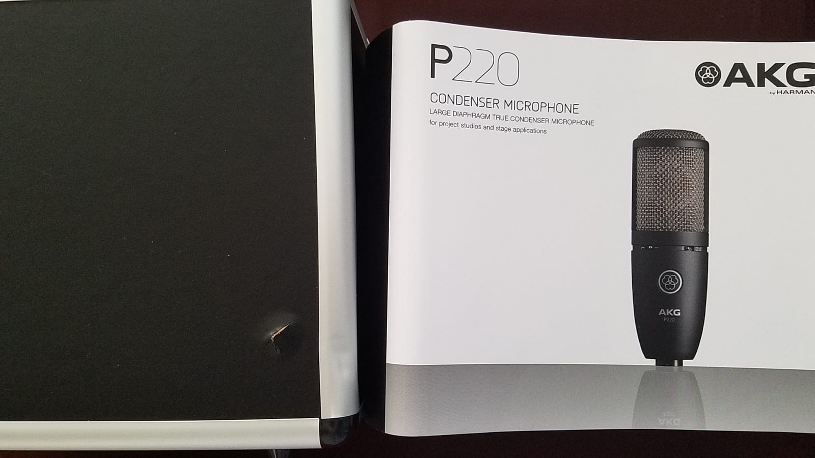 AKG Pro Audio P220 High-Performance Condenser Microphone, Great for Vocals, Guitar, Brass, and General Recording. XLR Wired Mic, for Studio or Stage. Black customer photo 1