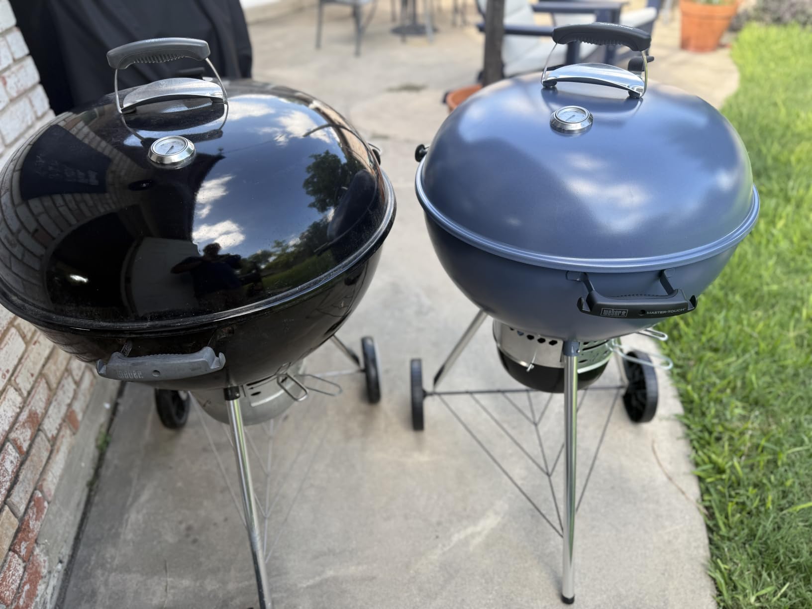 Weber Master-Touch Charcoal Grill, 22-Inch, Black customer photo 2