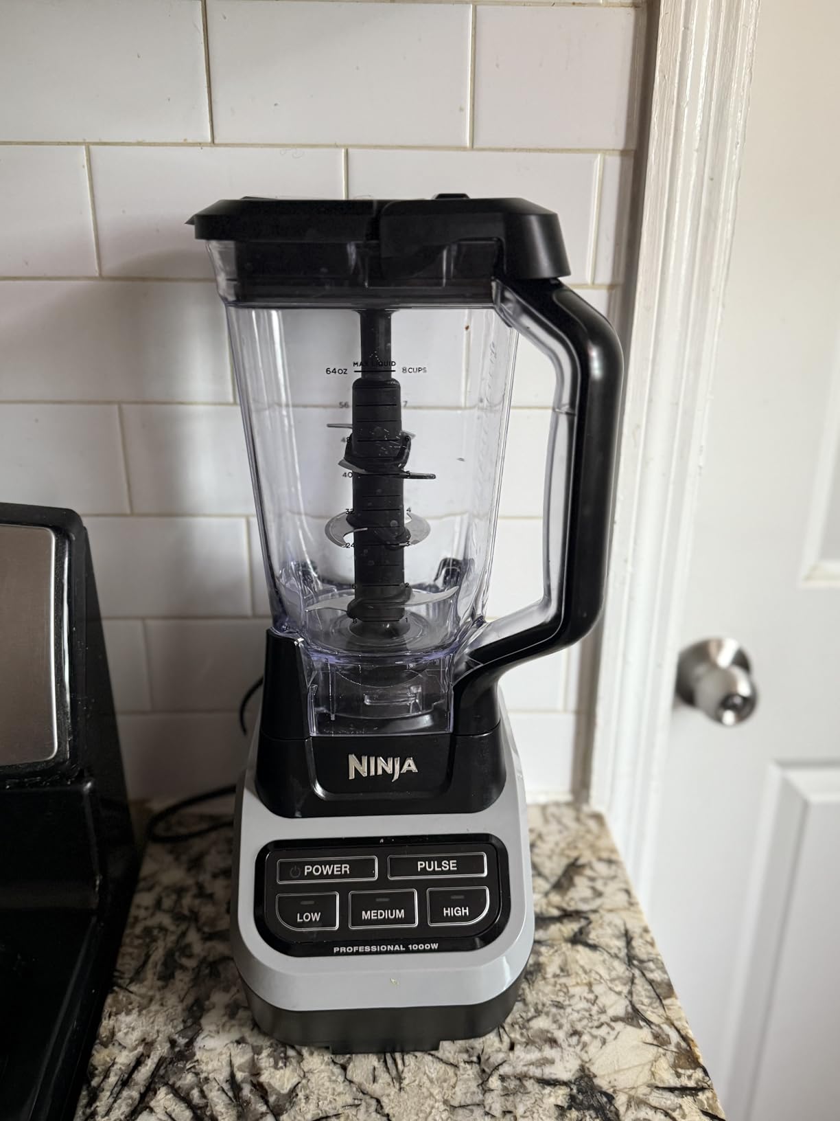Ninja Professional Blender, 1000W, Total Crushing Tech, 72oz Pitcher, BL610 customer photo 1
