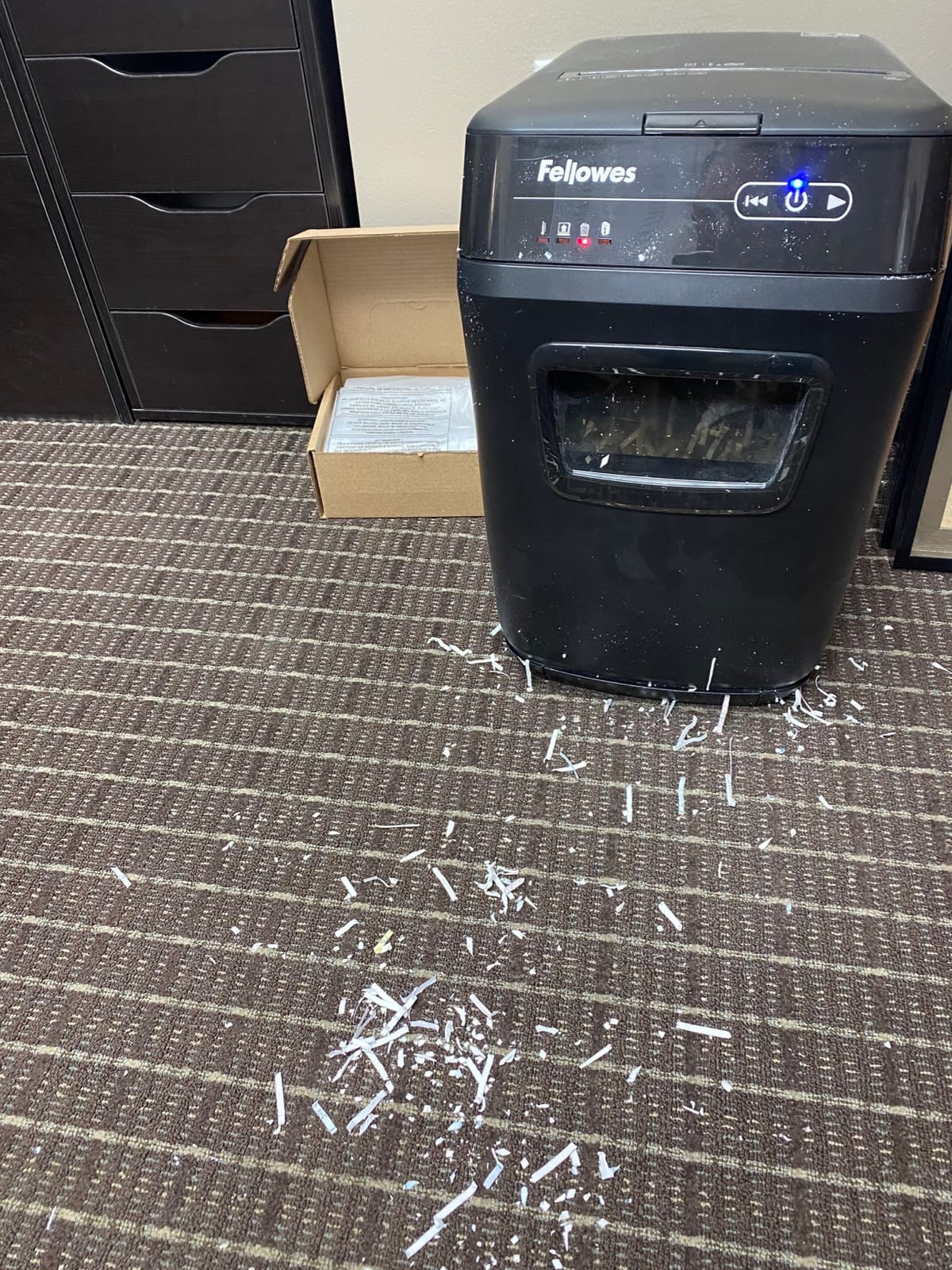 Fellowes AutoMax 150C Cross-Cut 150-Sheet Commercial Paper Shredder with Auto Feed (4694001) customer photo 2