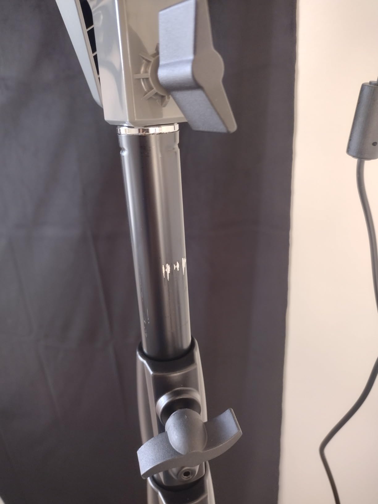 NEEWER Pro 9ft/260cm Spring Loaded Heavy Duty Light Stand | With 1/4