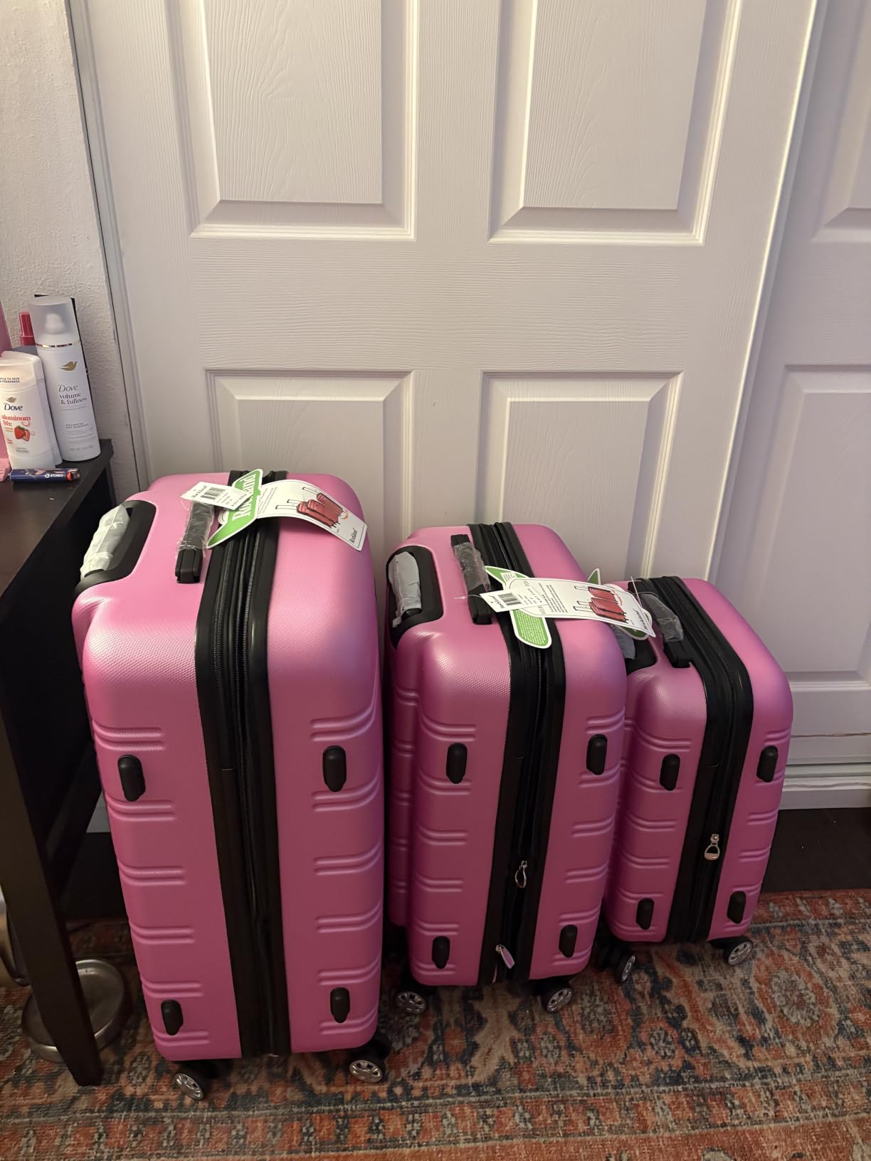 Rockland Melbourne Hardside Expandable Spinner Wheel Luggage, Navy, 2-Piece Set (20/28) customer photo 2