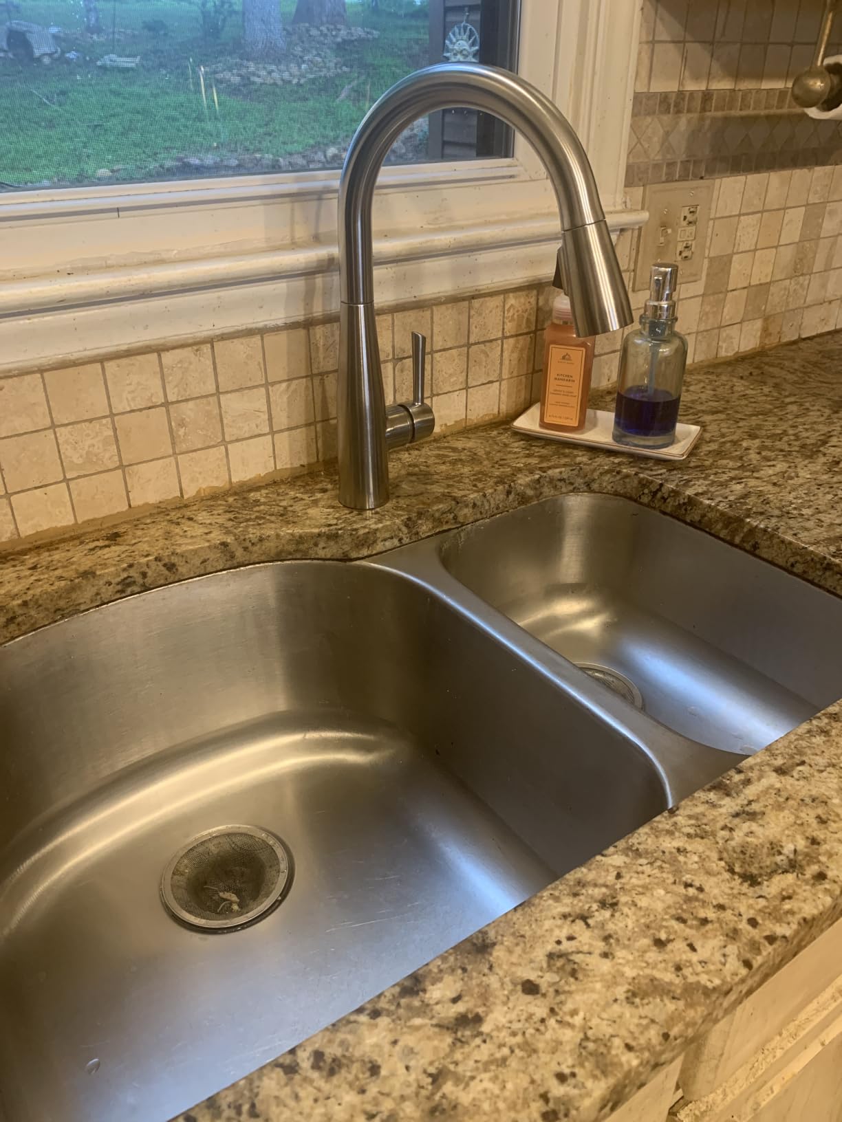 Delta Essa Brushed Nickel Kitchen Faucet with Pull Down Sprayer, Modern Single Hole Kitchen Sink Faucet, Single Handle, Arctic Stainless 9113-AR-DST customer photo 2