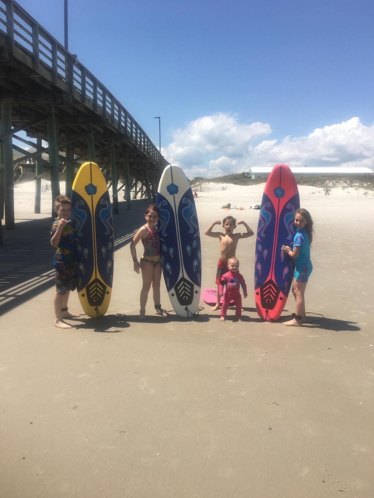 Giantex 6' Surfboard Surfing Surf Beach Ocean Body Foamier Board with Removable Fins, Great Beginner Board for Kids, Youth and Children customer photo 2
