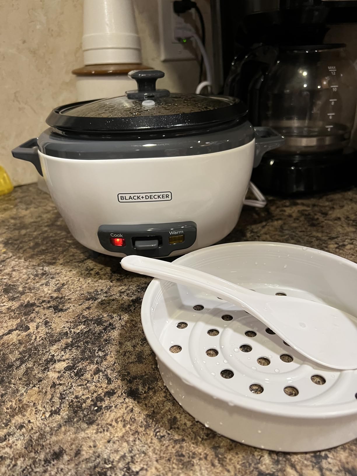 BLACK+DECKER 6-Cup Rice Cooker with Steaming Basket | Cooks up to 6 cups of rice with automatic keep warm, steaming basket and removable nonstick bowl customer photo 2