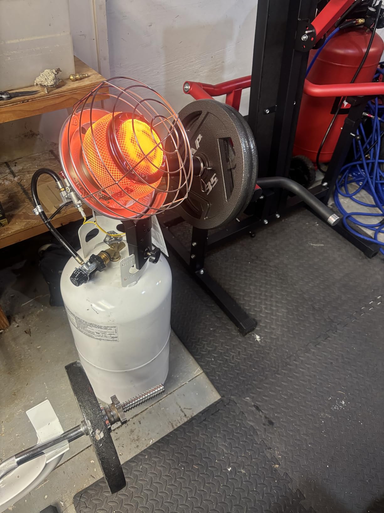 Mr. Heater Original 540-Degree 45,000 BTU Tank Top Radiant Propane Heater with Adjustable 360 Degree Burner customer photo 1